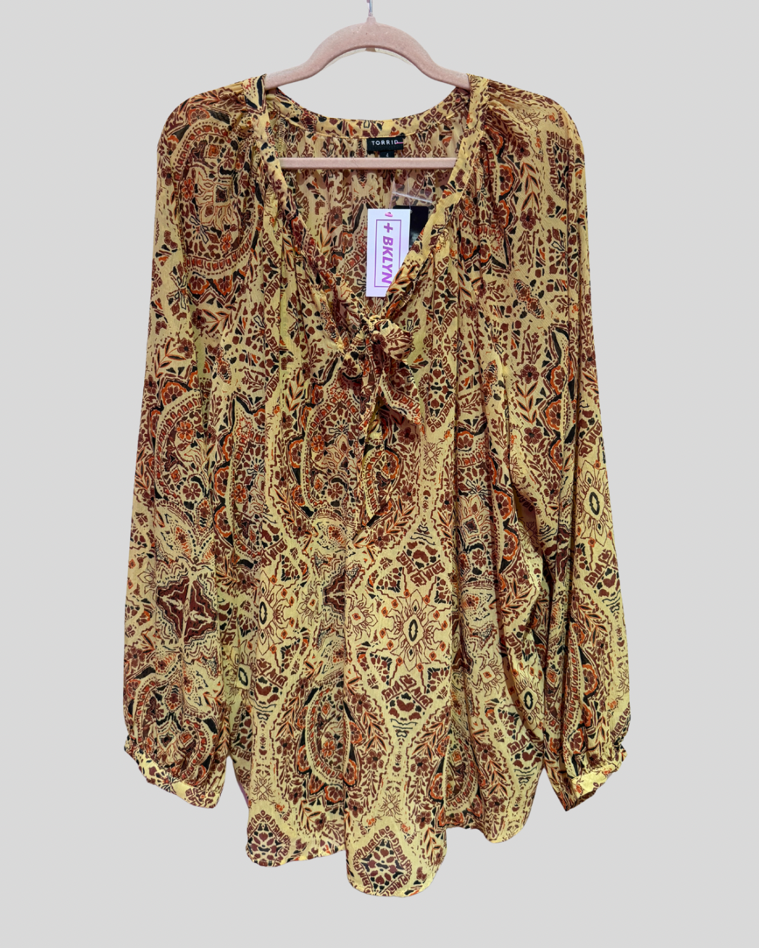 Torrid NWT Yellow Orange Paisley Tie Neck Blouse (4)
