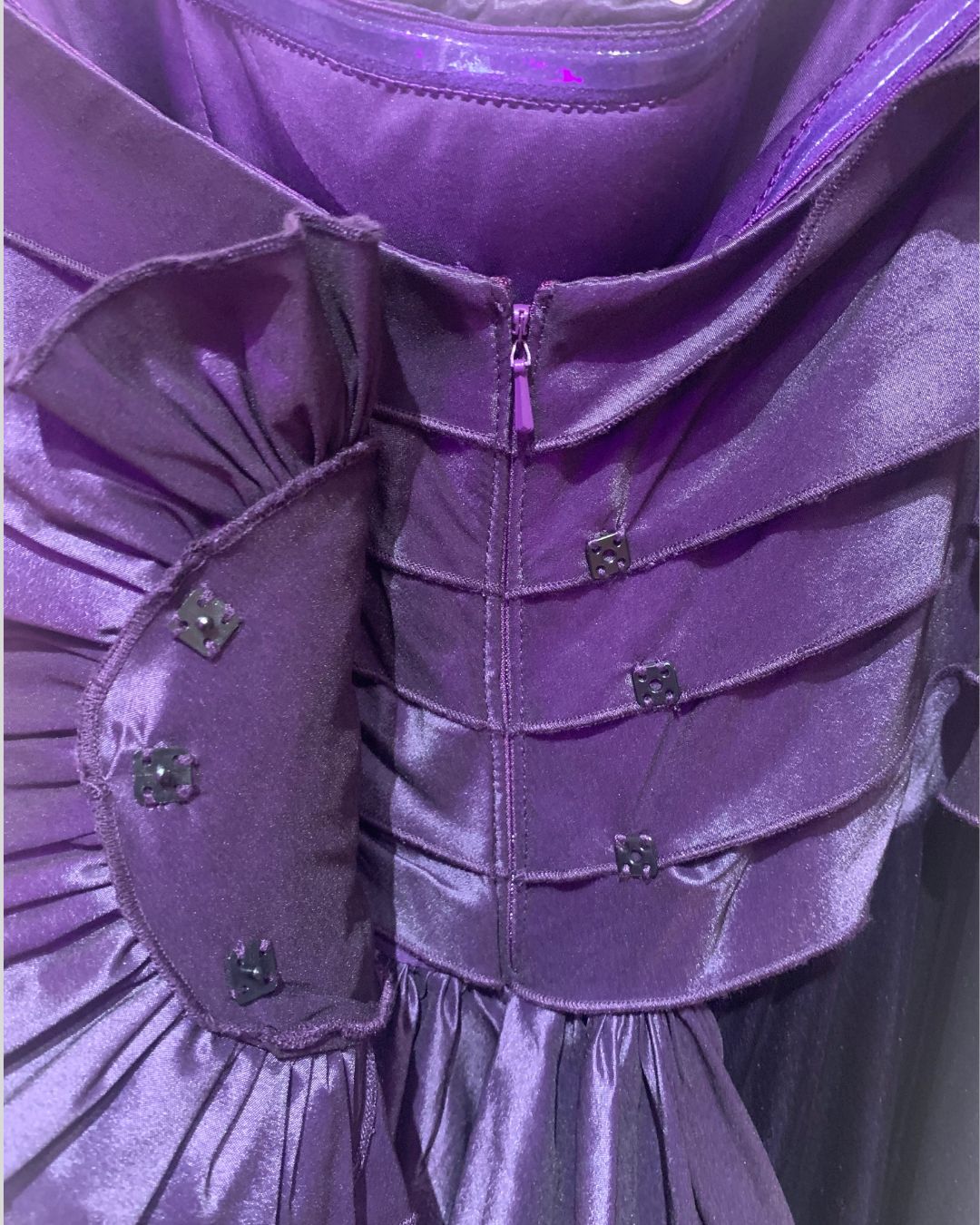 Tadashi Shoji NWT Plum Purple Conley Velvet Taffeta Ruffle Rosette Strapless Gown