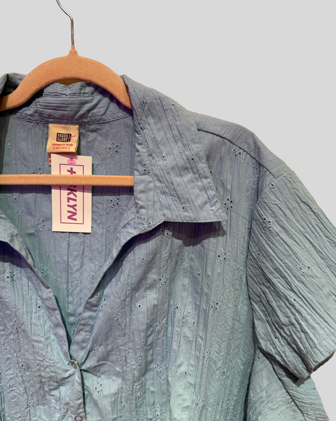 Vintage Faded Glory Light Blue Eyelet Short Sleeve Button Down (4X)