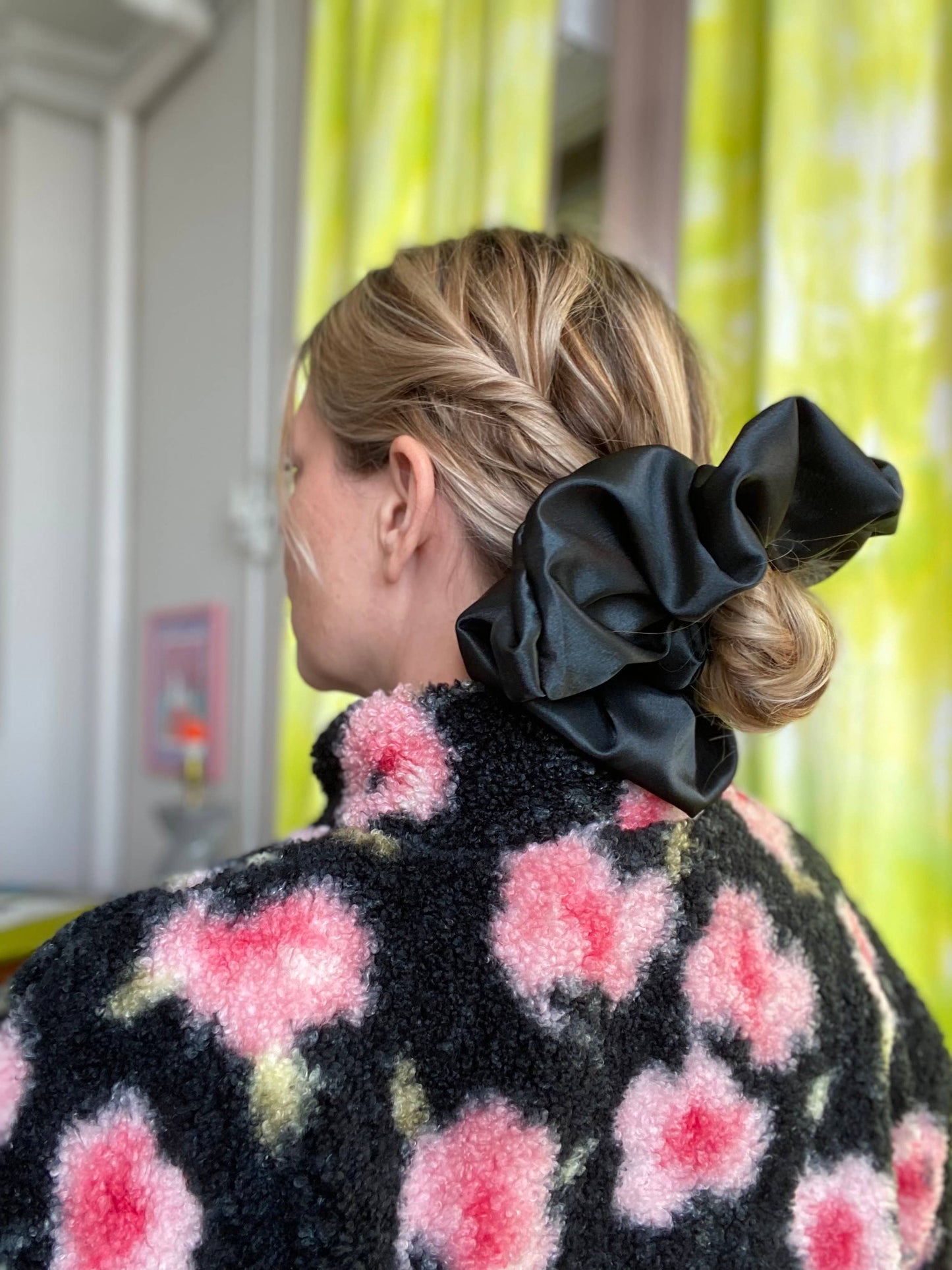 Room Shop - Giant Scrunchie - Black Satin