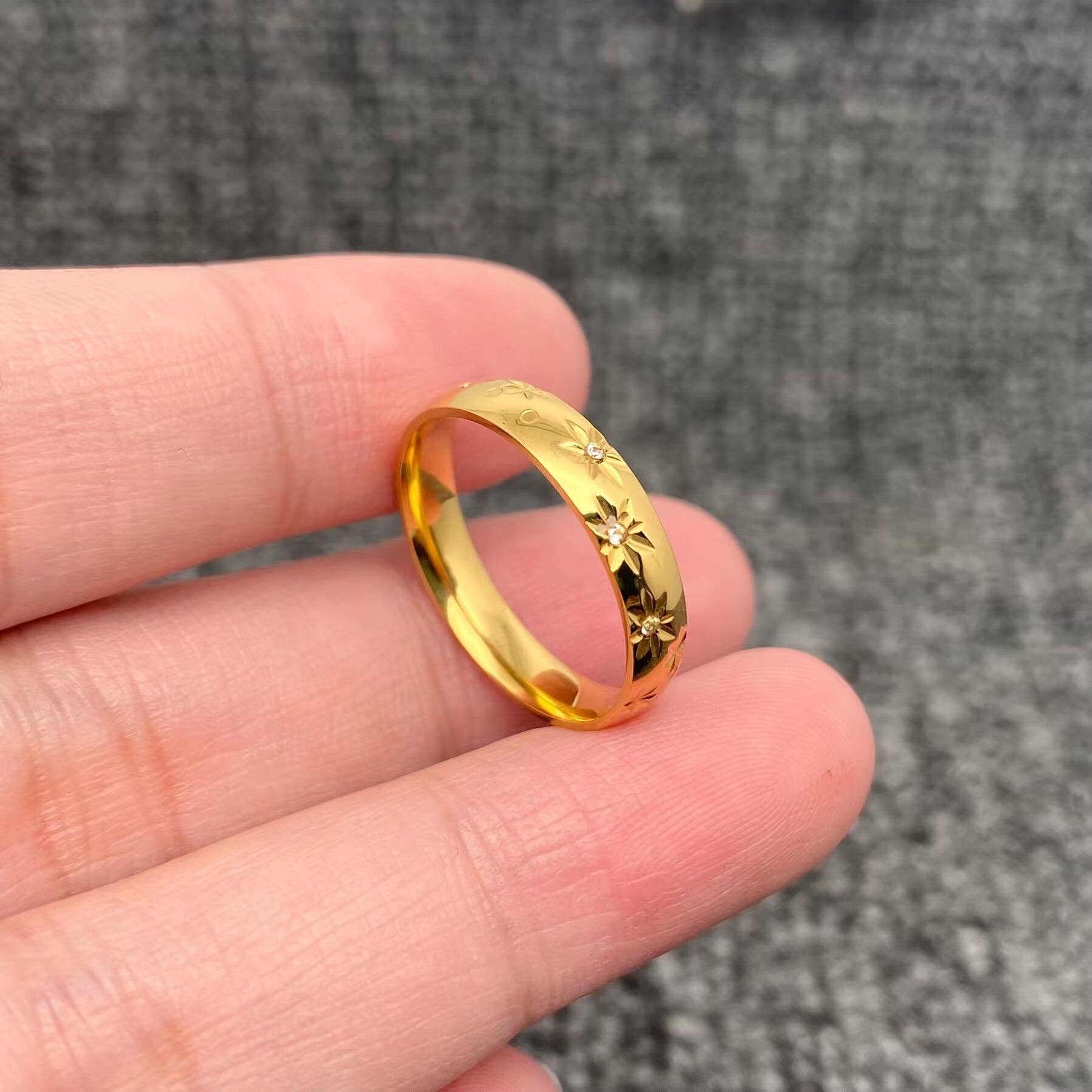 Inlaid CZ Stars 18K Gold Plated Stainless Steel Ring -FGS/MS: 7