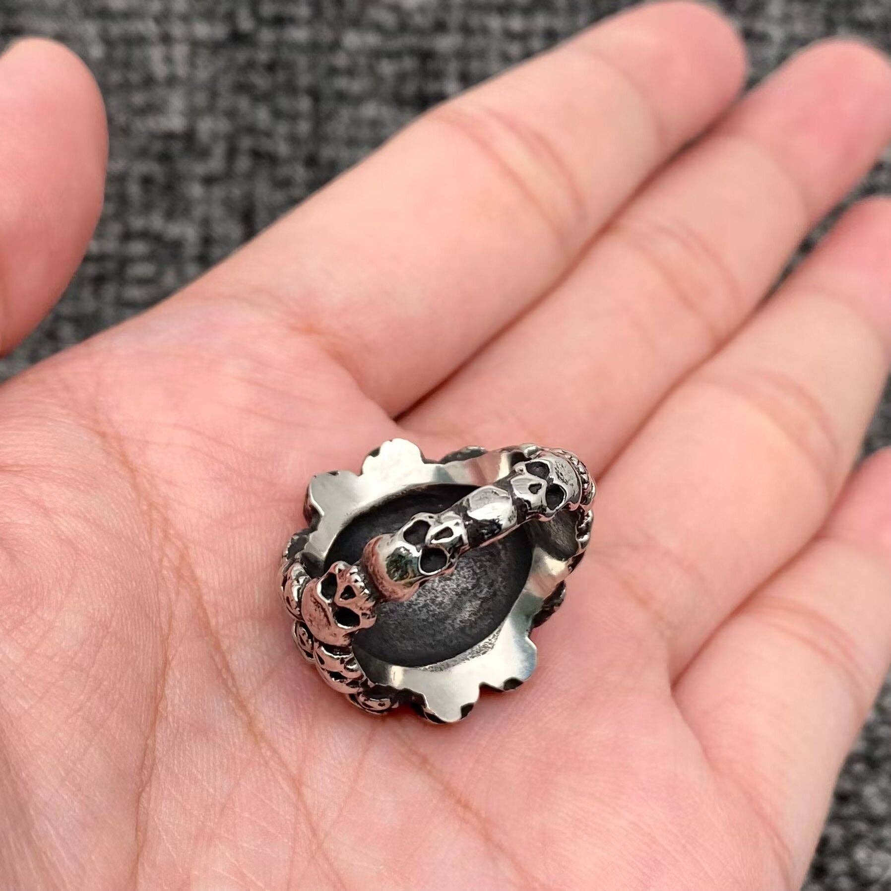 Red Gemstone Full Skull Stainless Steel Ring - MJ/MR: 10