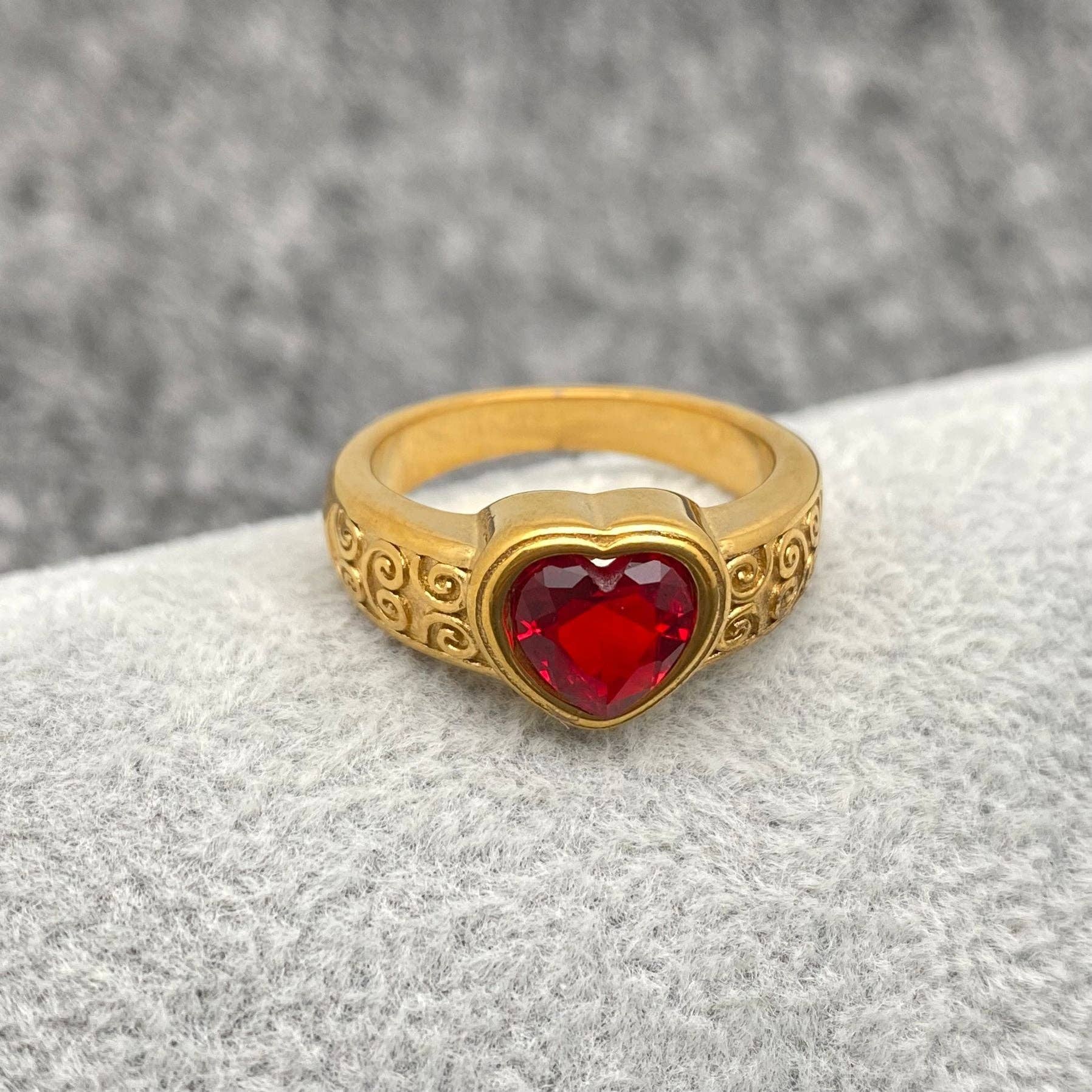 Inlaid Heart Zircon 18K Gold Plated Stainless Steel Ring-FGS: Red / 8