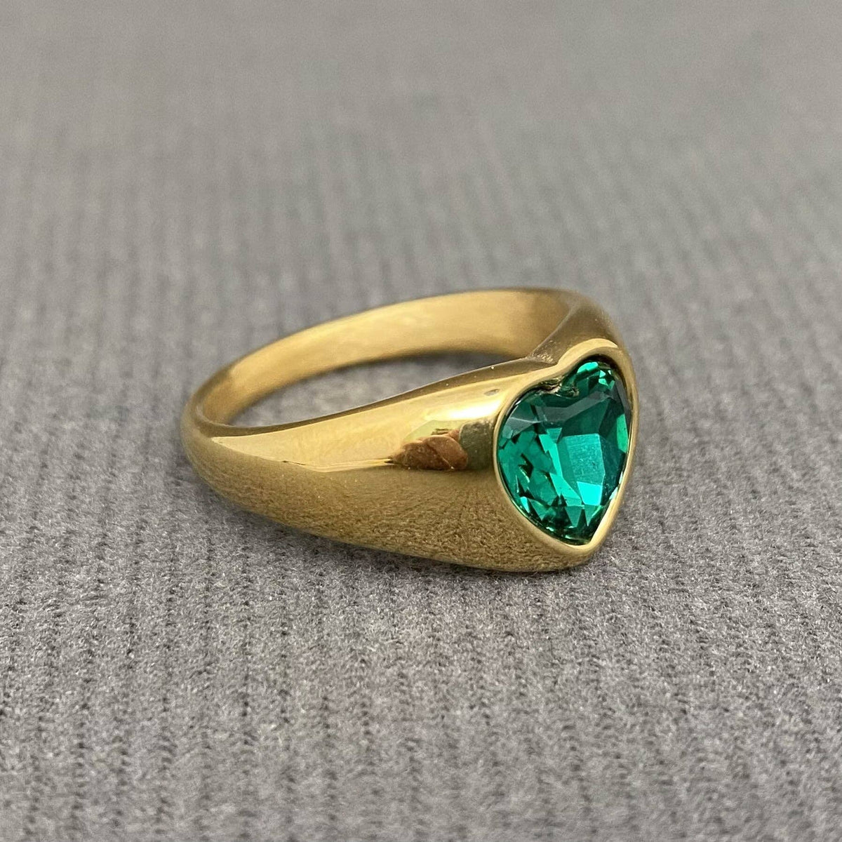 Colored Heart Zircon Glossy 18K Gold Plated S.Steel Ring - FGS: Purple / 10
