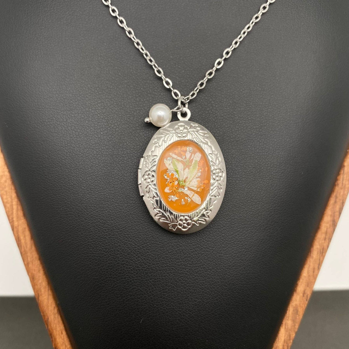 Dried Flowers Oval Locket Charm Stainless Steel Necklace - PDF: A