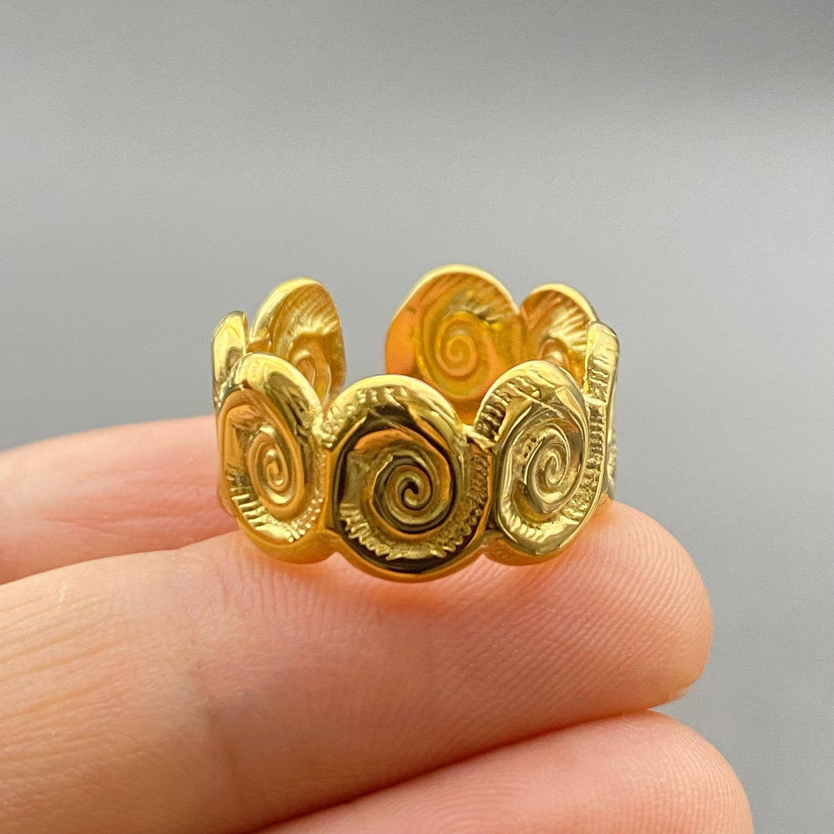 18K Gold Plated Stainless Steel Vortex Signet Ring - FGS