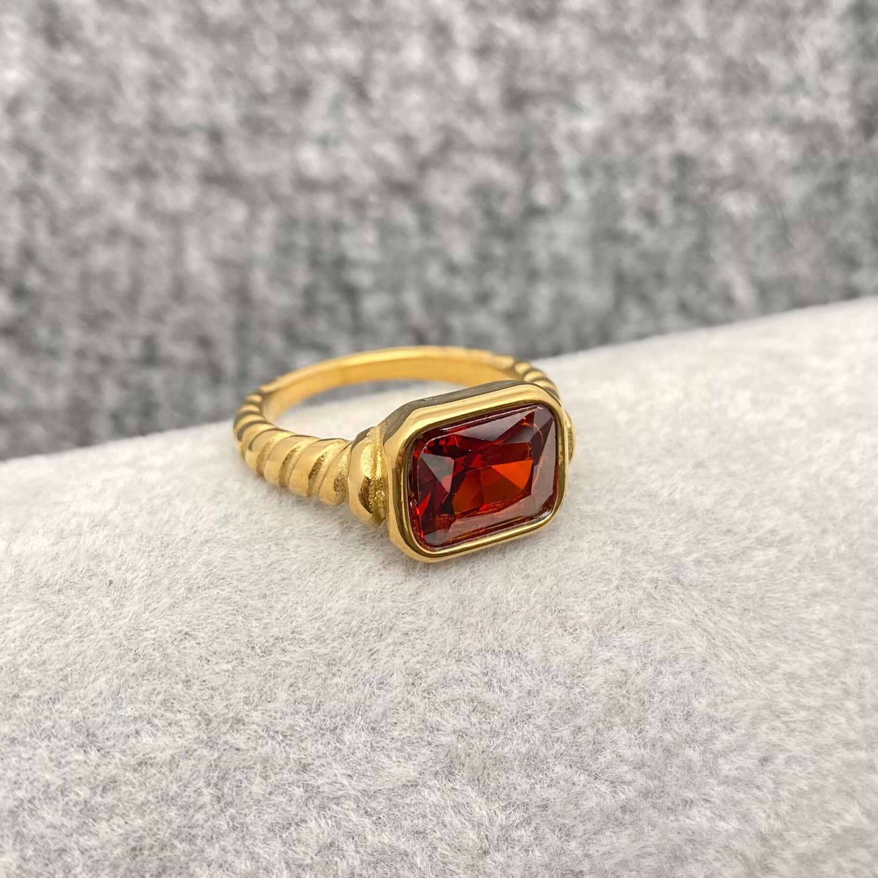 FGS - Inlaid Zircon Twisted Spiral 18K Gold Plated  Ring: Champagne / 9