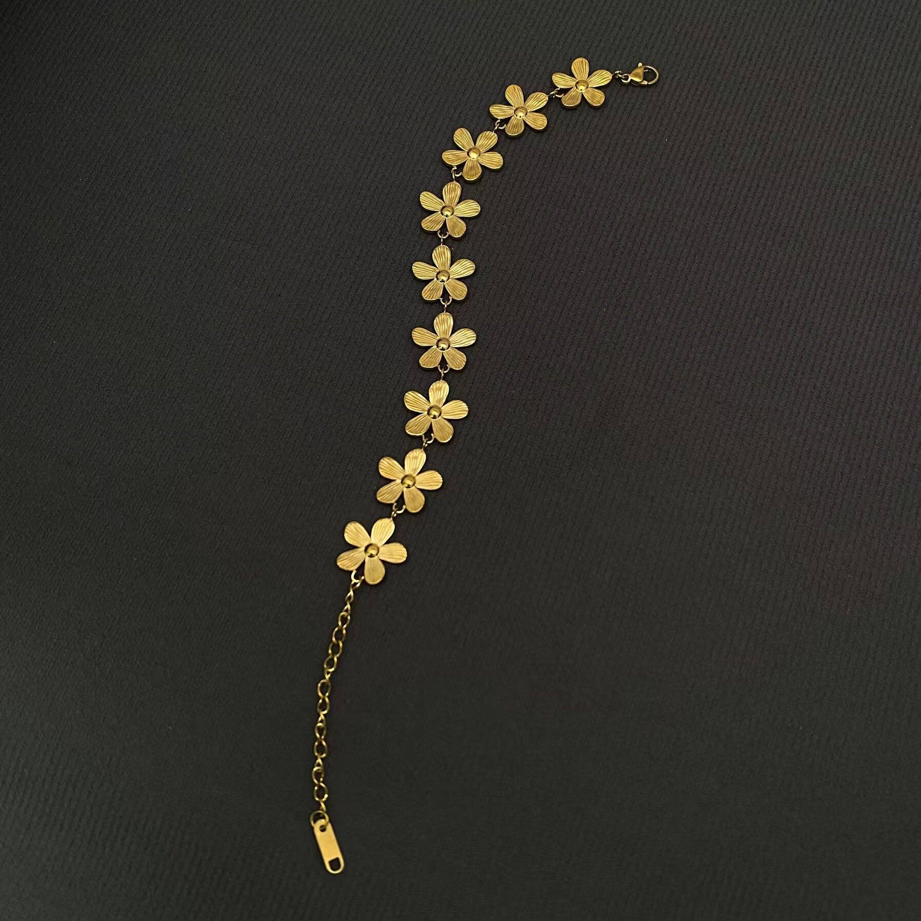 Daisy Linked 18K Gold Plated Stainless Steel Bracelet - FGS