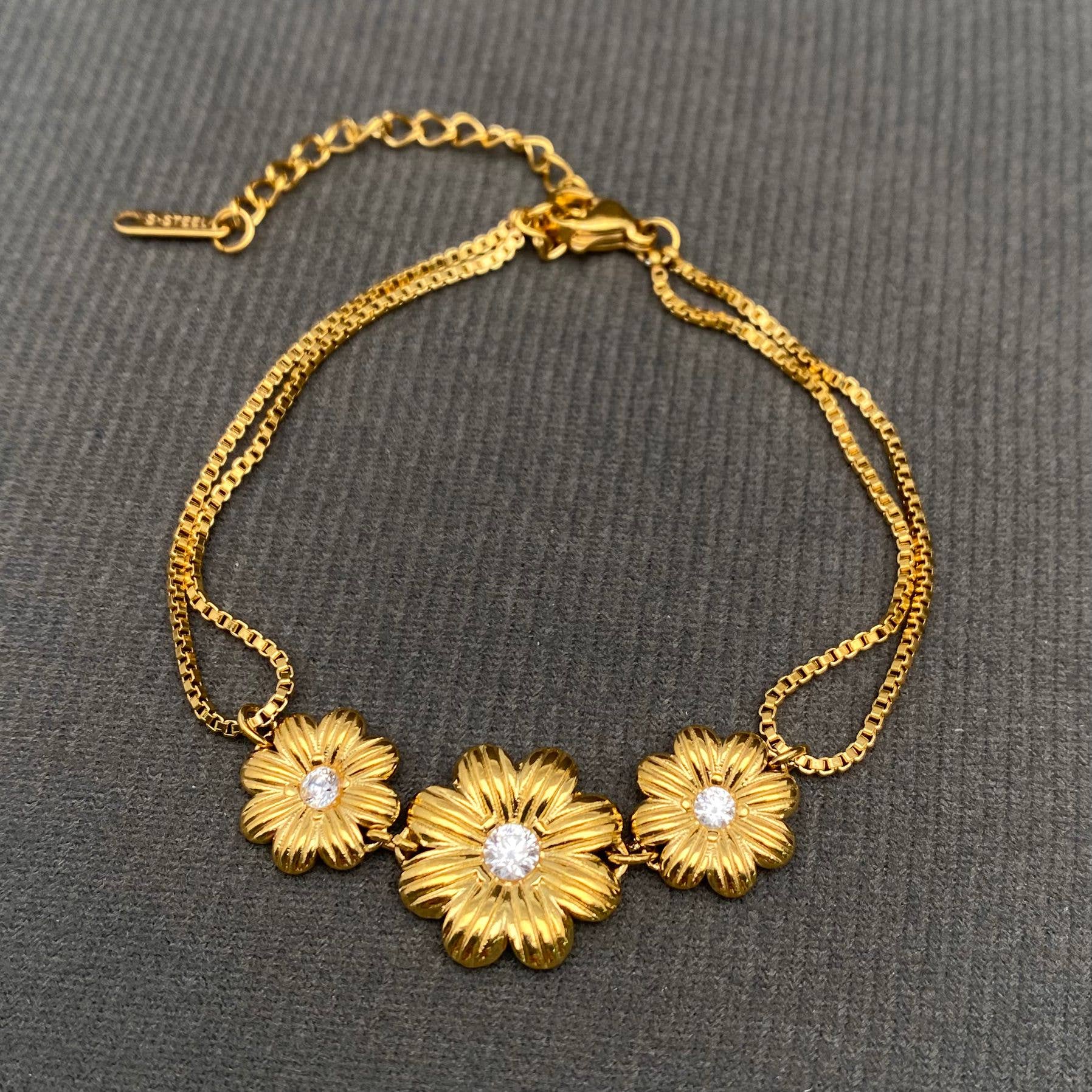 3 Flowers Charm 18K Gold Plated S.Steel Bracelet - FGS