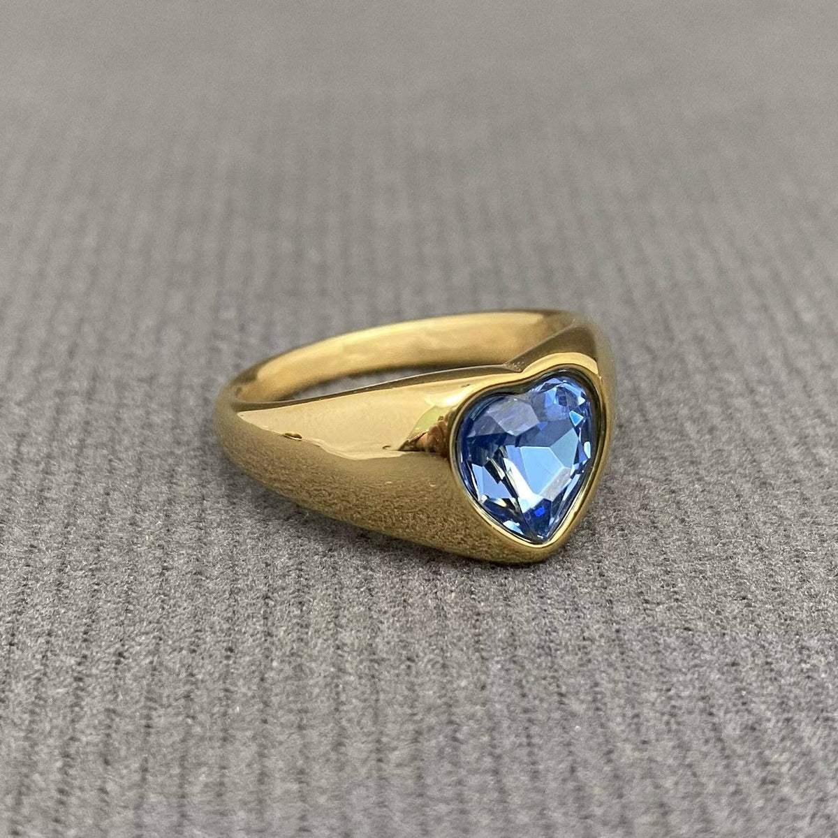 Colored Heart Zircon Glossy 18K Gold Plated S.Steel Ring - FGS: Green / 9