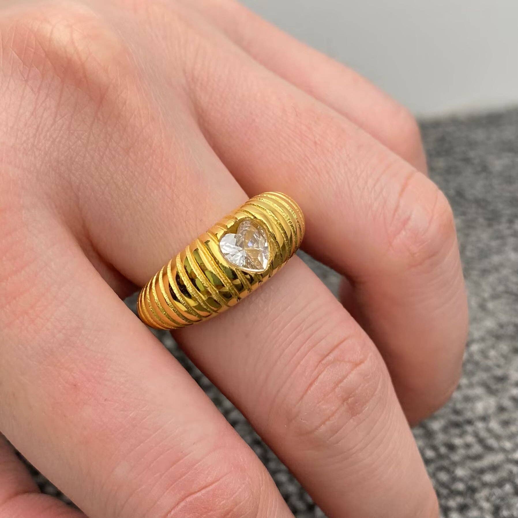Heart Zircon 18K Gold Plated S.Steel Spiral Texture Ring - FGS: Golden / 8