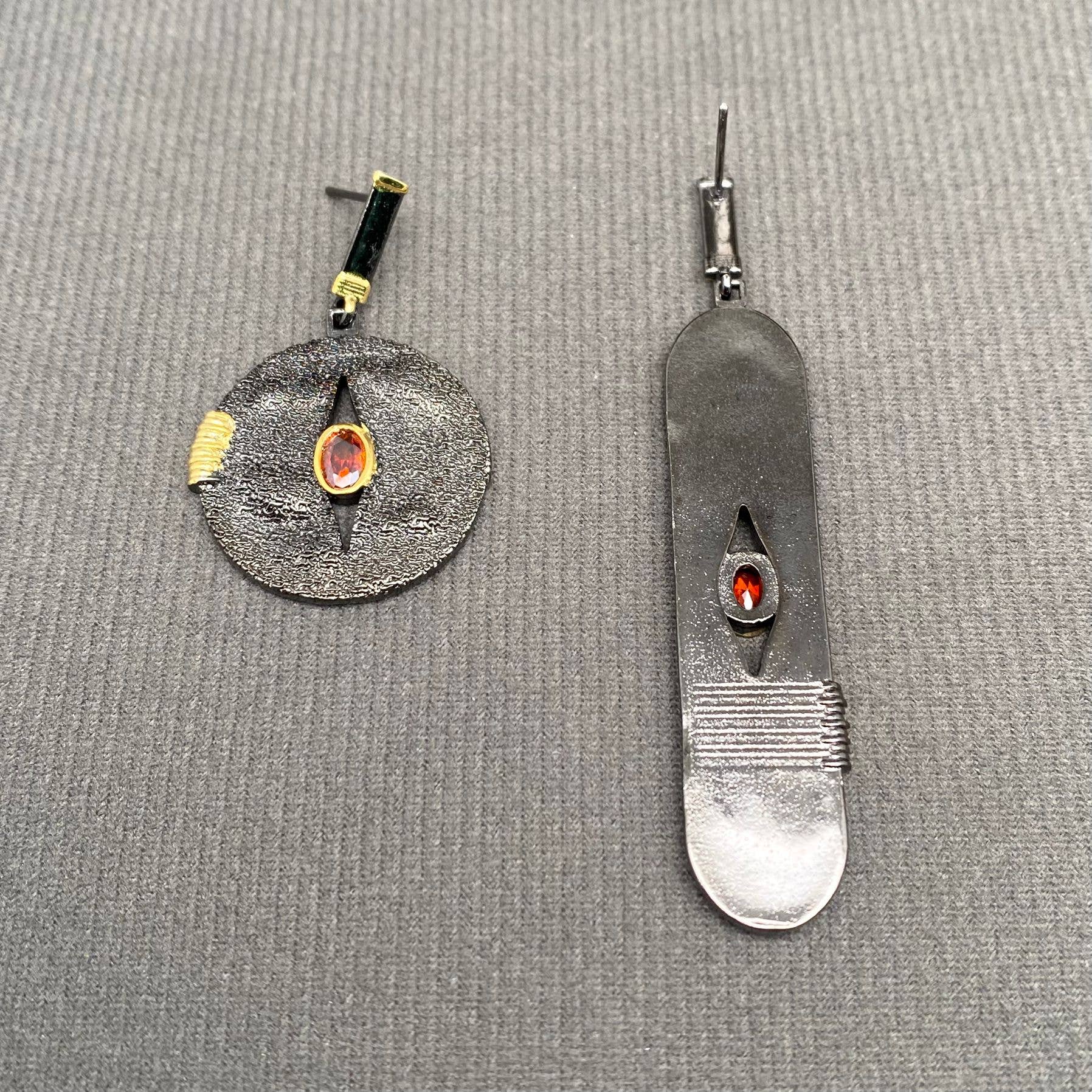 Zircon Inlaid Asymmetric Black Geometric Earrings
