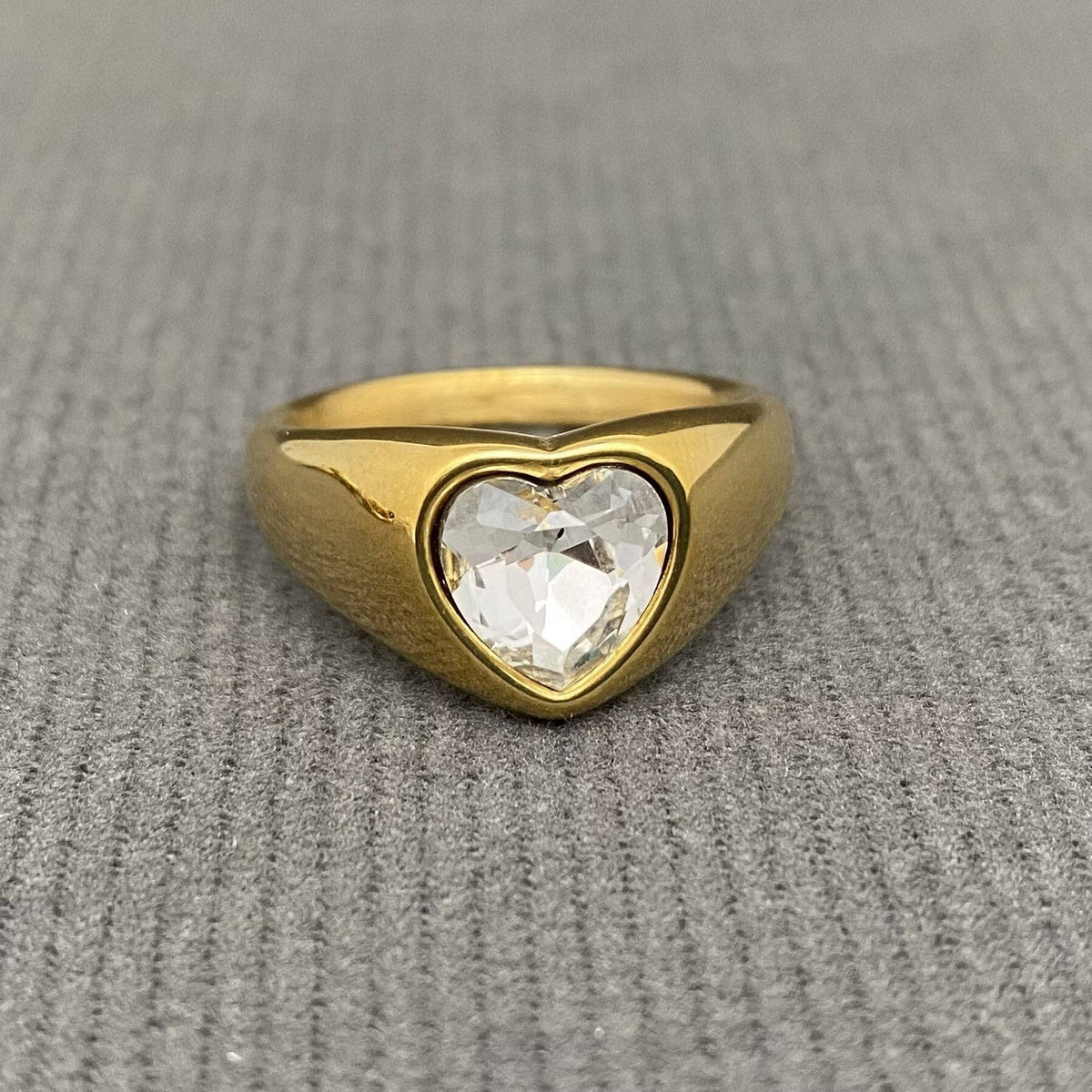 Colored Heart Zircon Glossy 18K Gold Plated S.Steel Ring - FGS: Purple / 9
