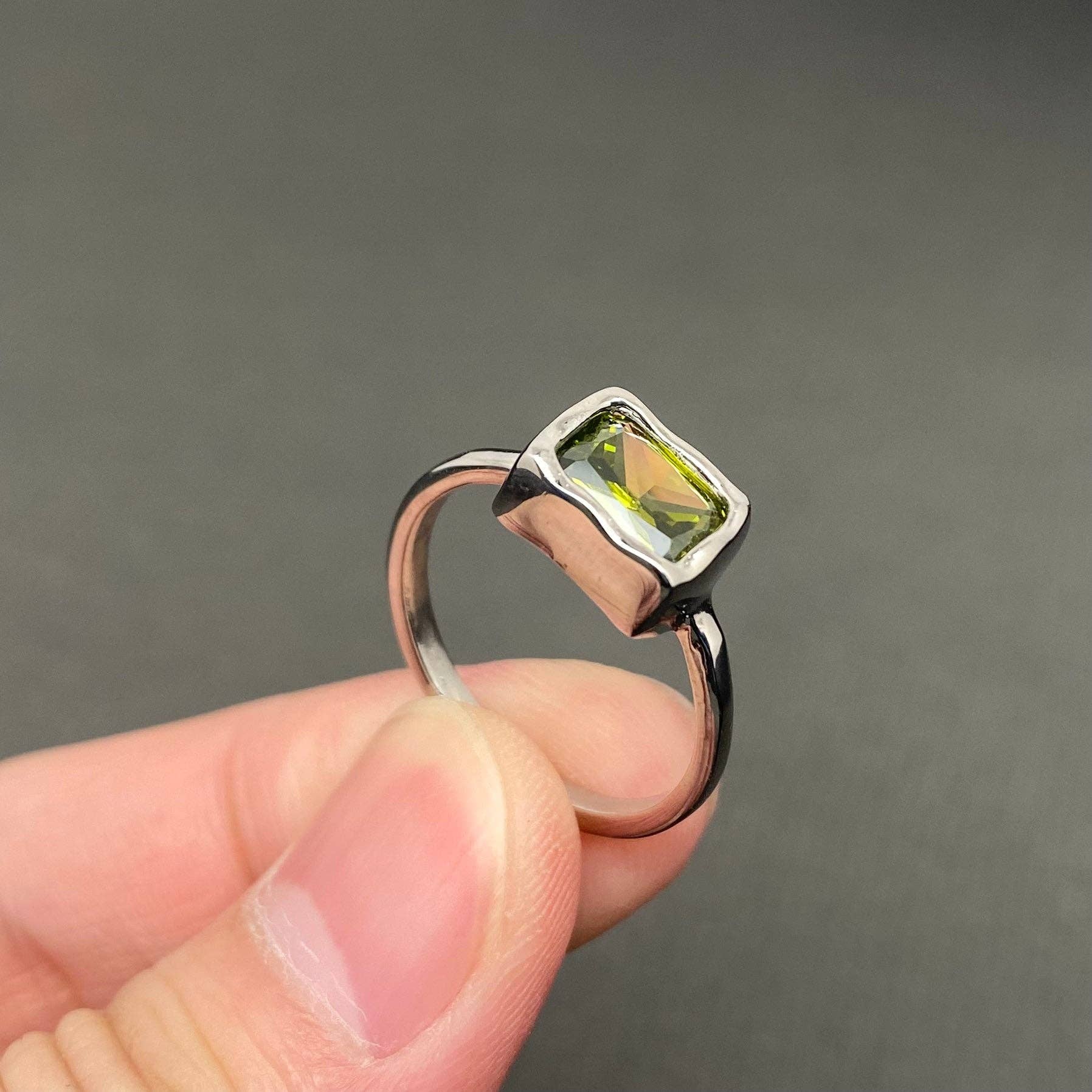Green Zircon Inlaid Stainless Steel Adjustable Ring: 9