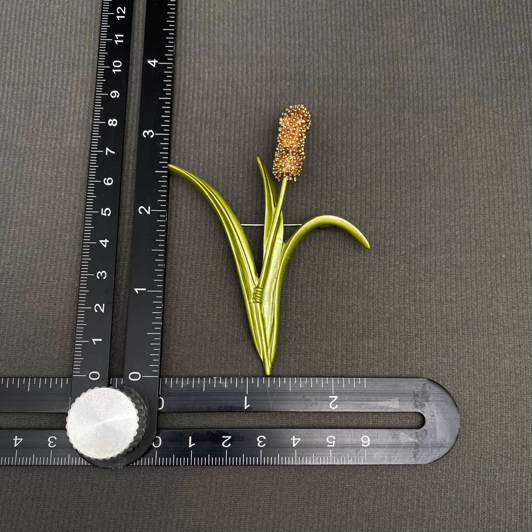 Vintage Green Bristlegrass Brooch