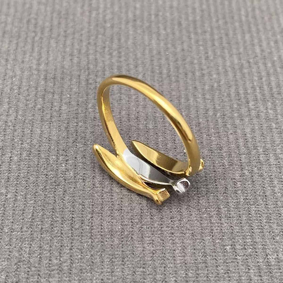 Zircon Inlaid Fish Two-tone 18K Gold Plated S.Steel Ring - FGS: 8