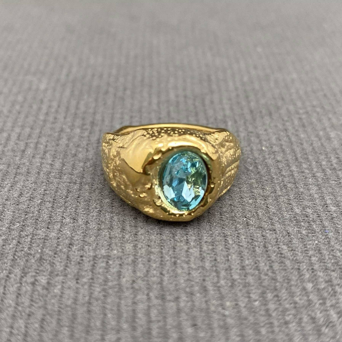 Blue Zircon Inlaid 18K Gold Plated Stainless Steel Ring - FGS