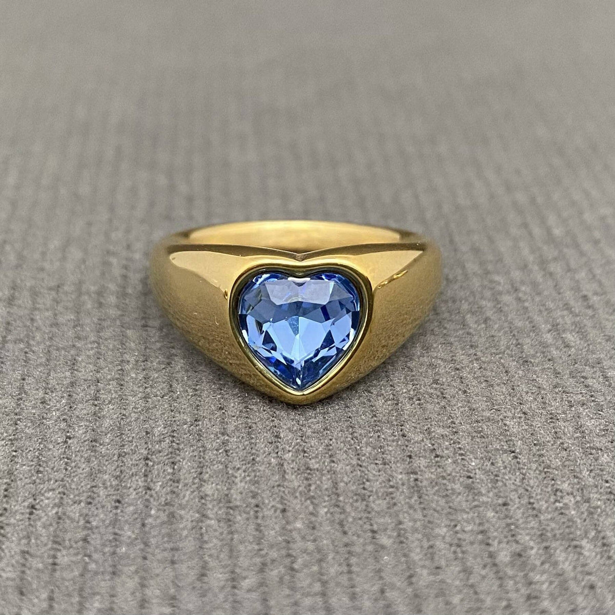 Colored Heart Zircon Glossy 18K Gold Plated S.Steel Ring - FGS: Purple / 10