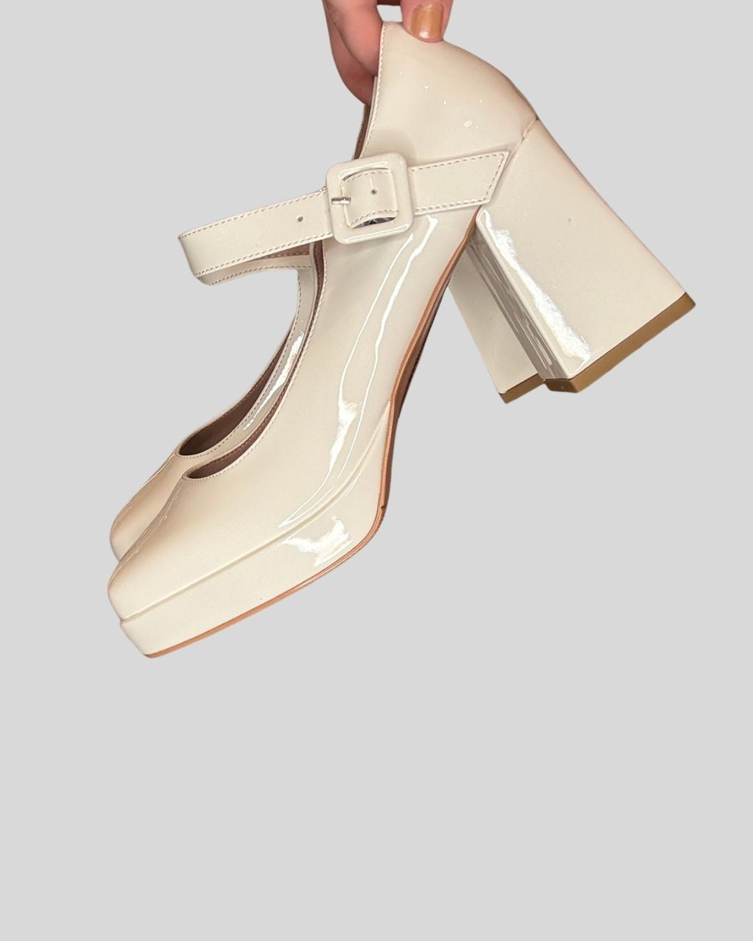 Latasa white platform heels (9.5)