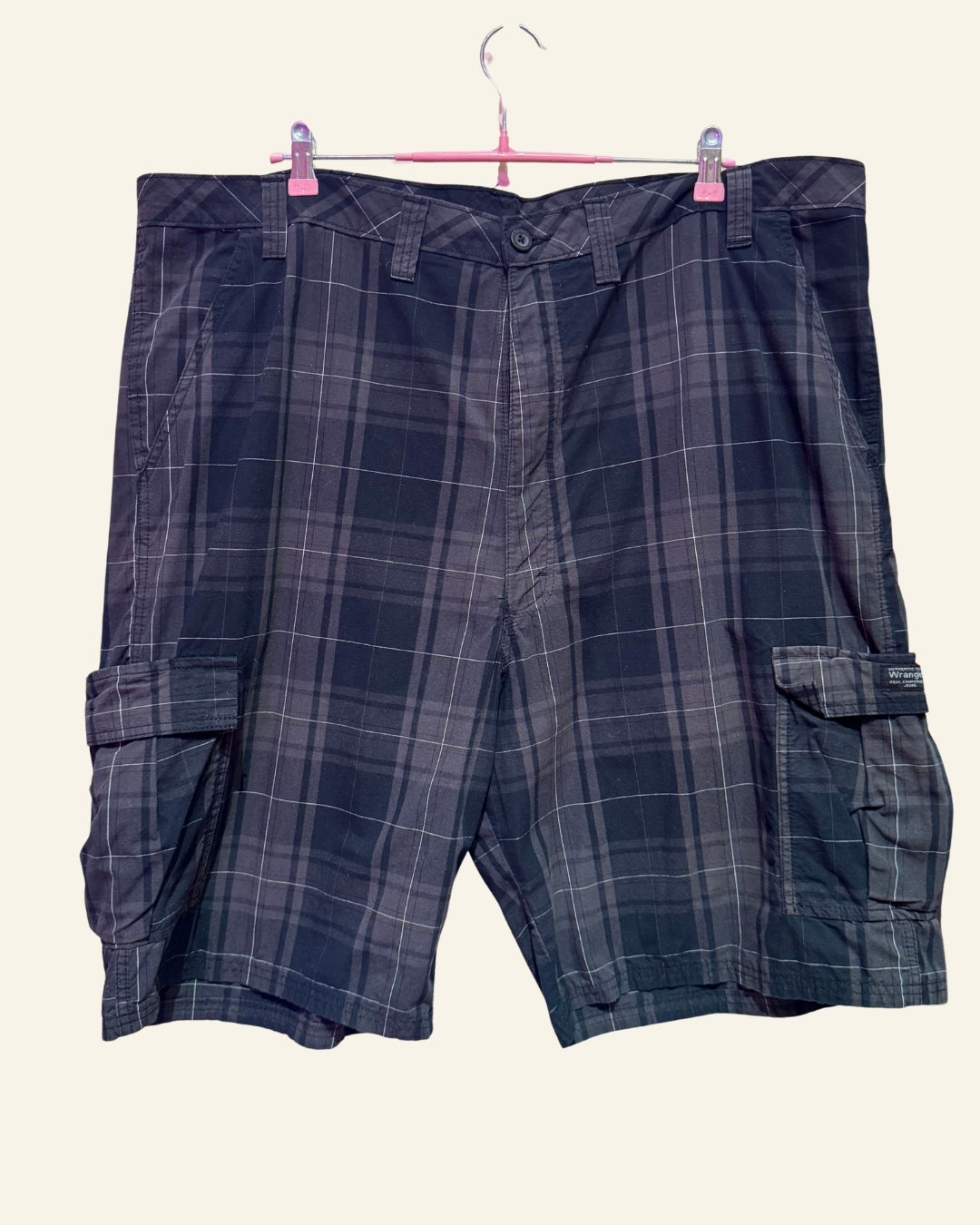 Wrangler Plaid Cargo Shorts (44 Fits 2/3X)