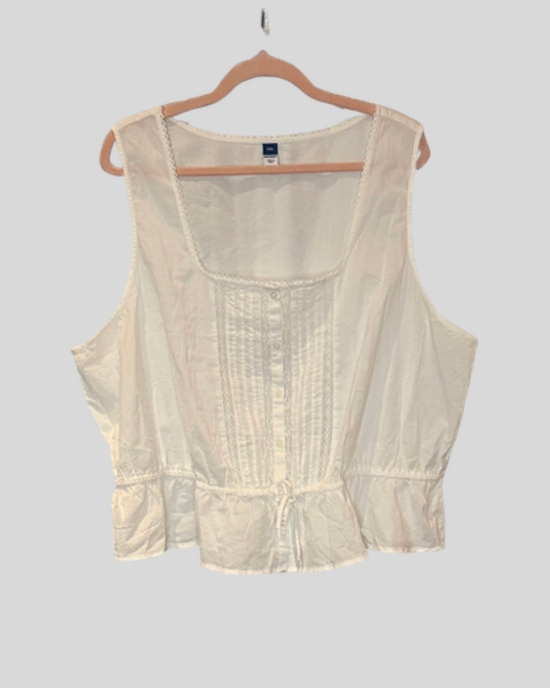 Old Navy white boxy sleeveless crop top (XXL)