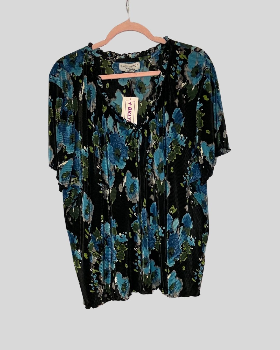 Sag Harbor Black w/Blue Floral Plisse Top (4X)