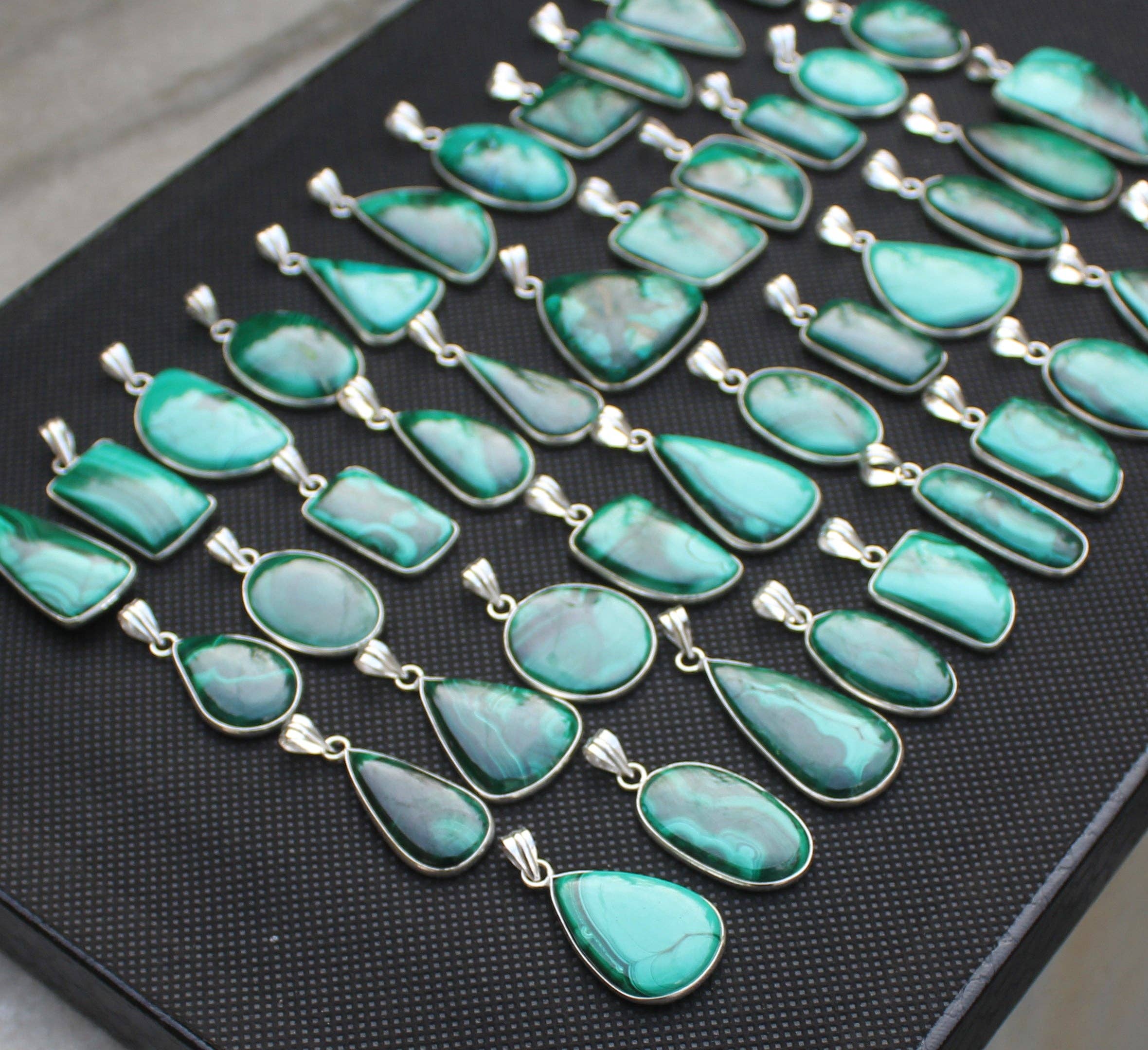 Malachite Minimalist Pendants – Silver-Plated, Handmade, Rich Green | Wholesale: 5 Pendants