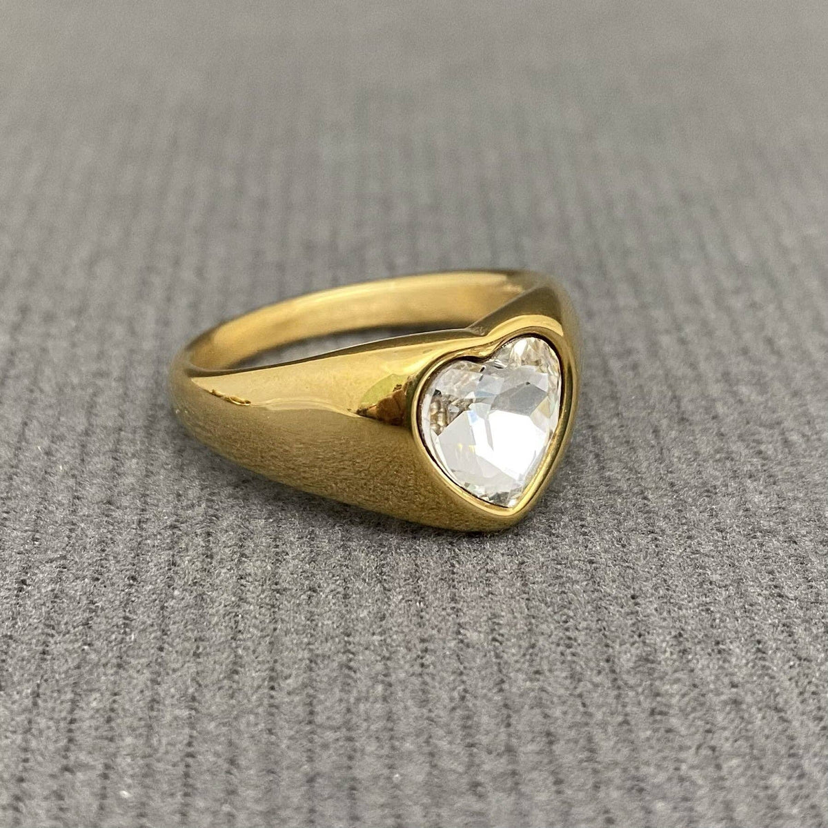 Colored Heart Zircon Glossy 18K Gold Plated S.Steel Ring - FGS: Blue / 6