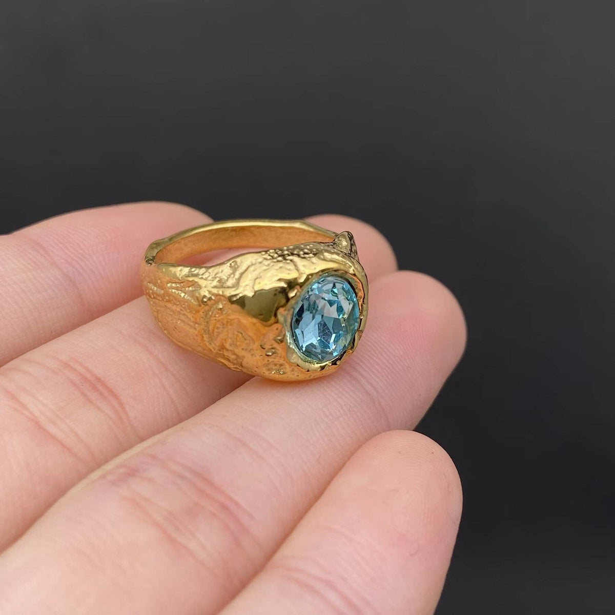 Blue Zircon Inlaid 18K Gold Plated Stainless Steel Ring - FGS