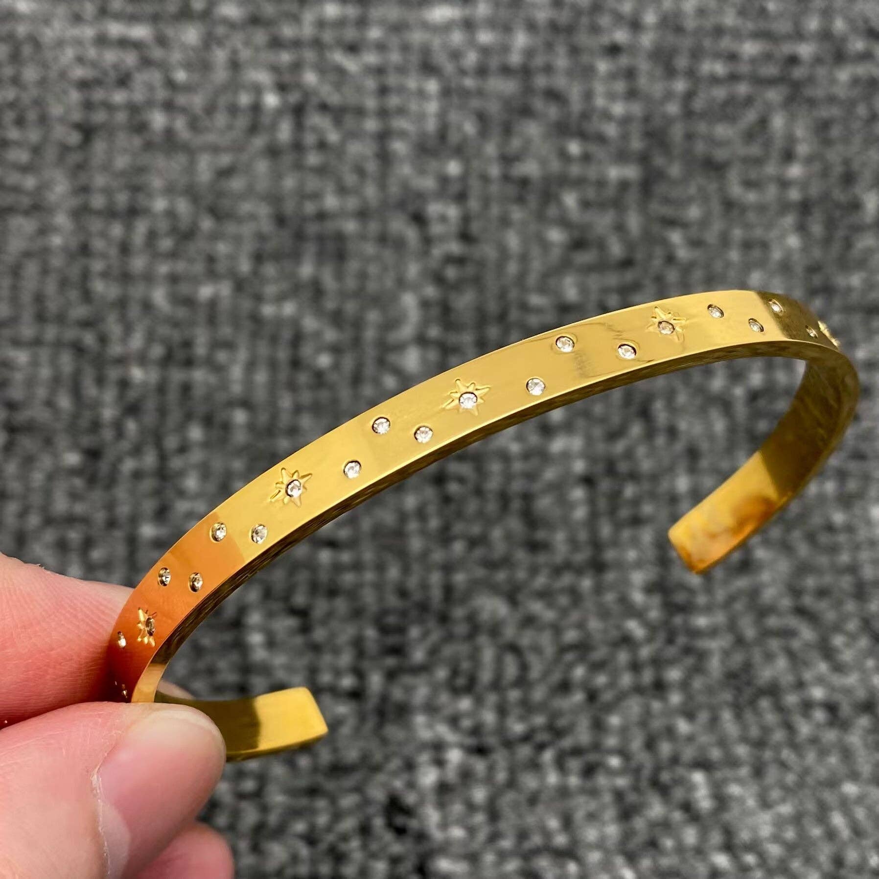 Cubic Zirconia Stars 18K Golden S.Steel Cuff - FGS/MS: F