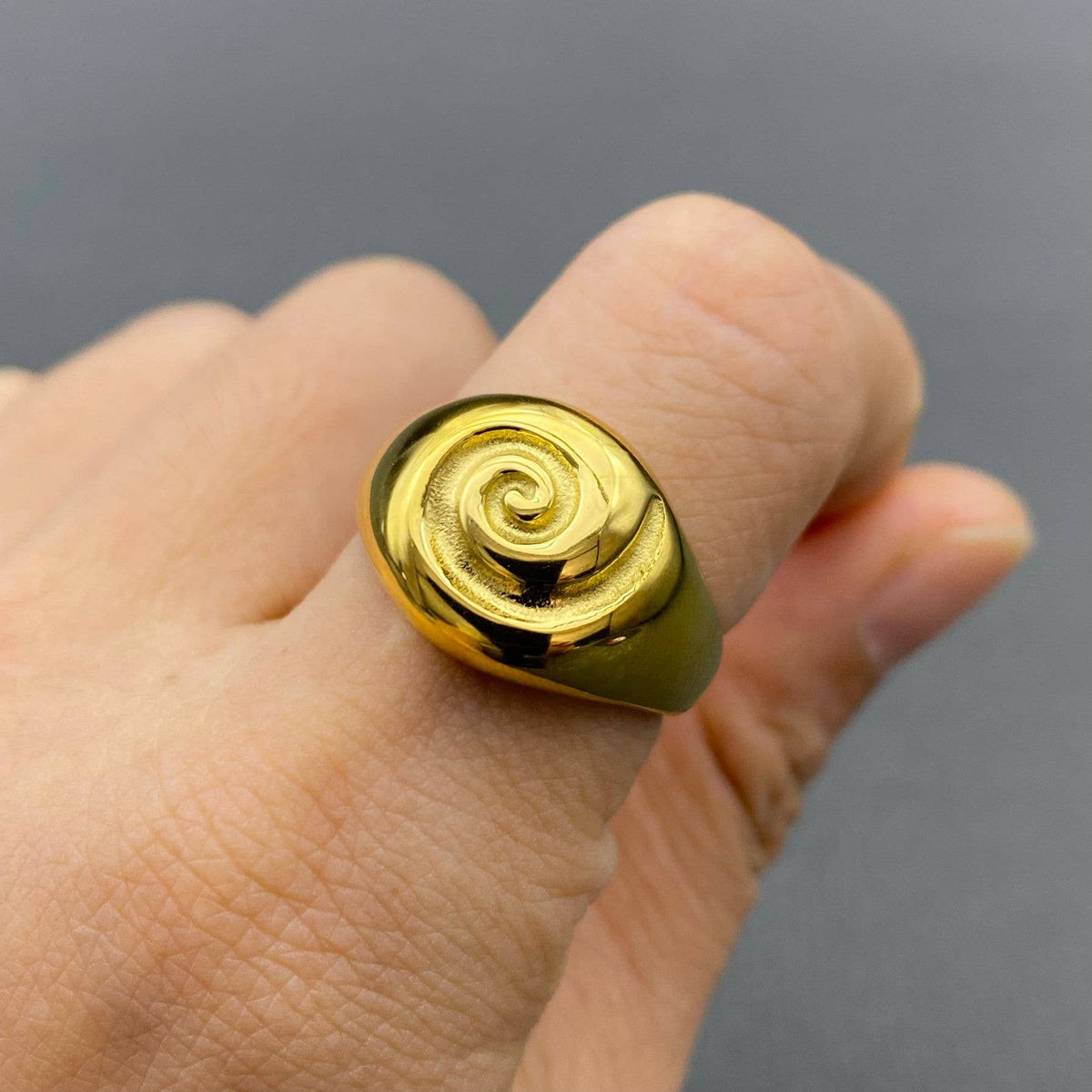 18K Gold Plated Stainless Steel Glossy Vortex Signet Ring - FGS: 8