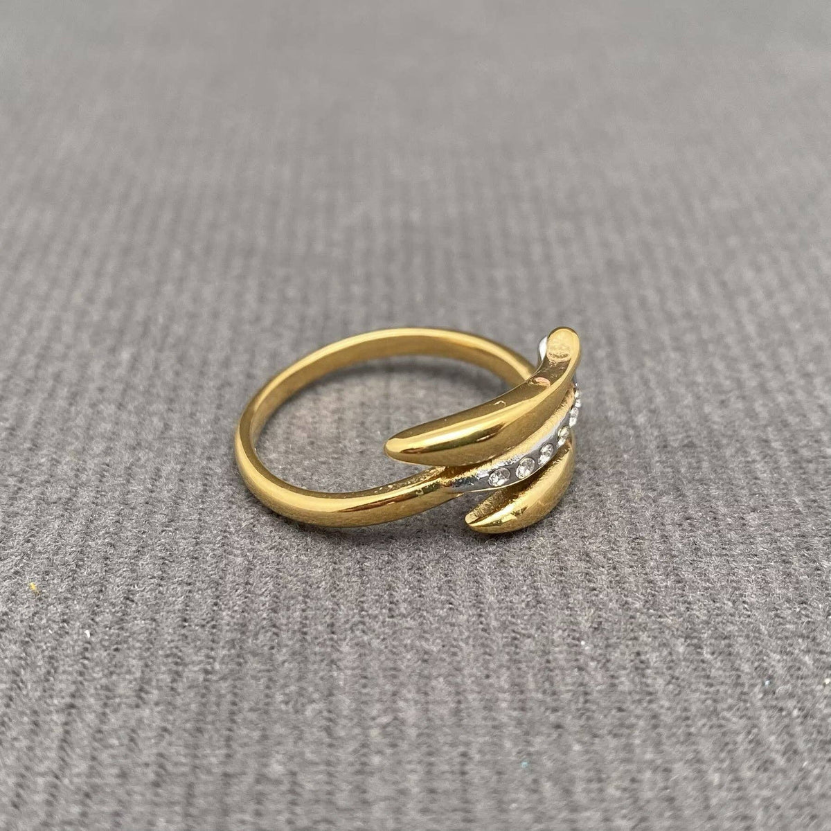 Zircon Inlaid Fish Two-tone 18K Gold Plated S.Steel Ring - FGS: 8