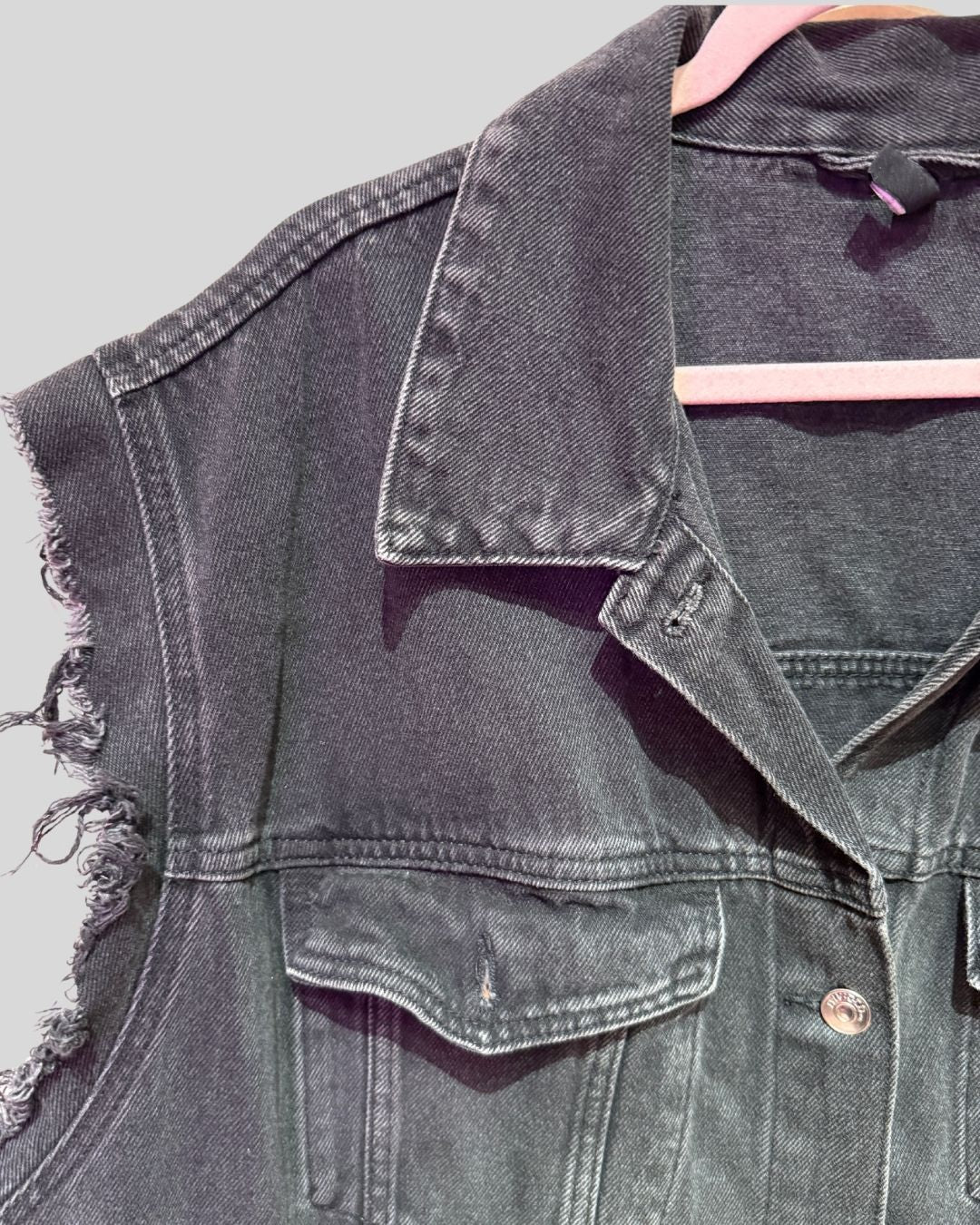 Divided black distressed vest (XXL)