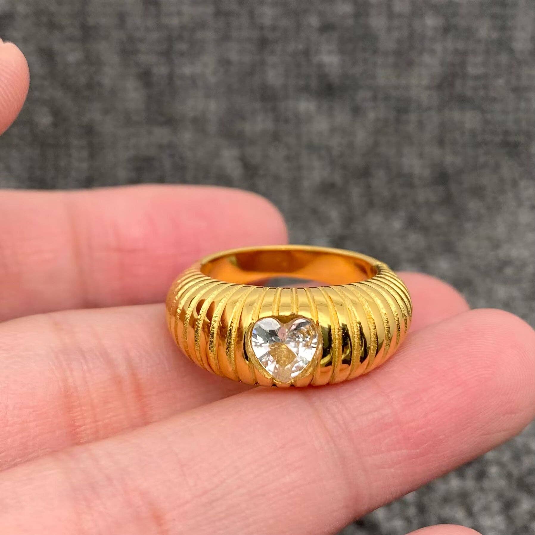 Heart Zircon 18K Gold Plated S.Steel Spiral Texture Ring - FGS: Golden / 8