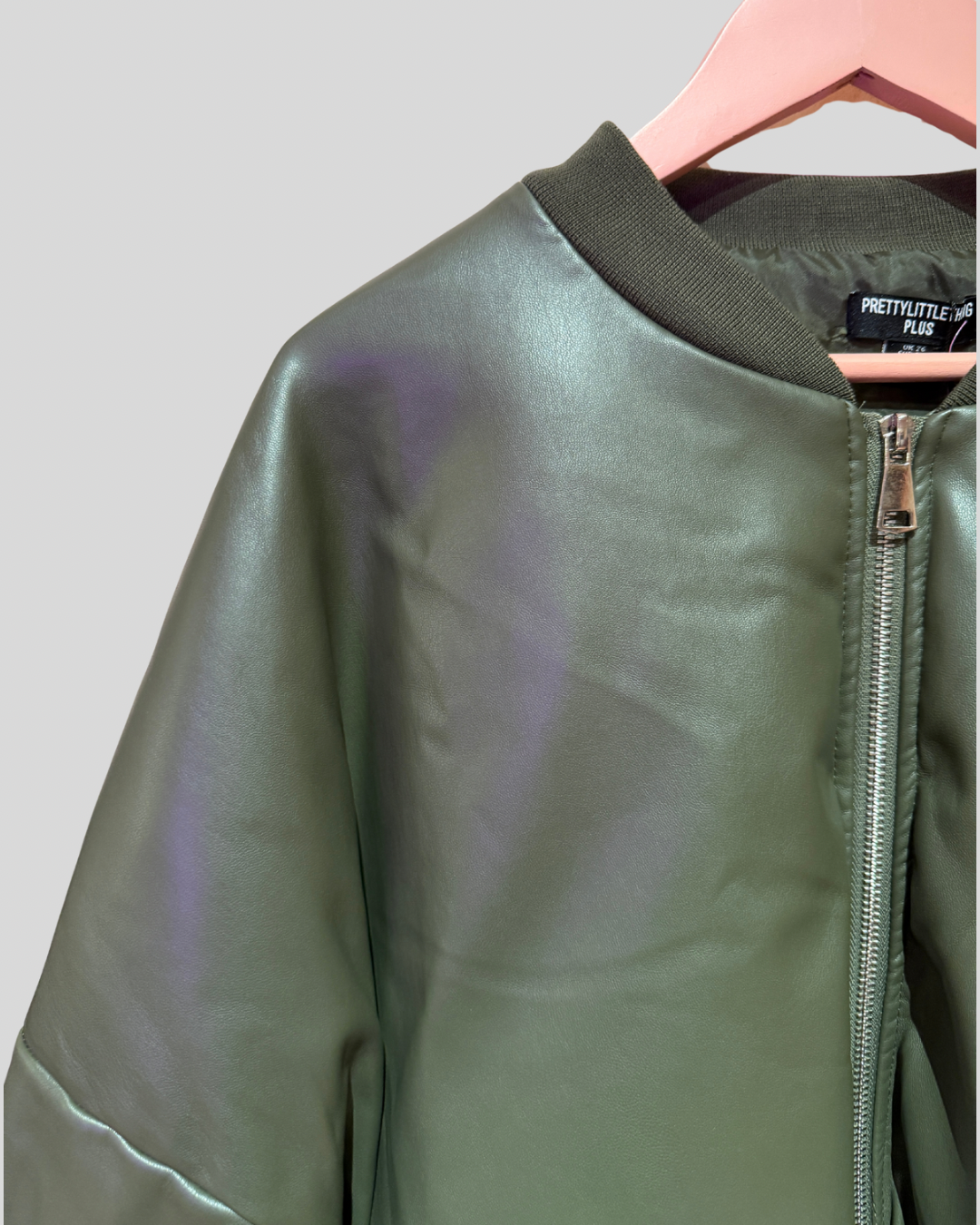 Pretty Little Thing NWT Green Faux Leather Bomber Jacket (22)