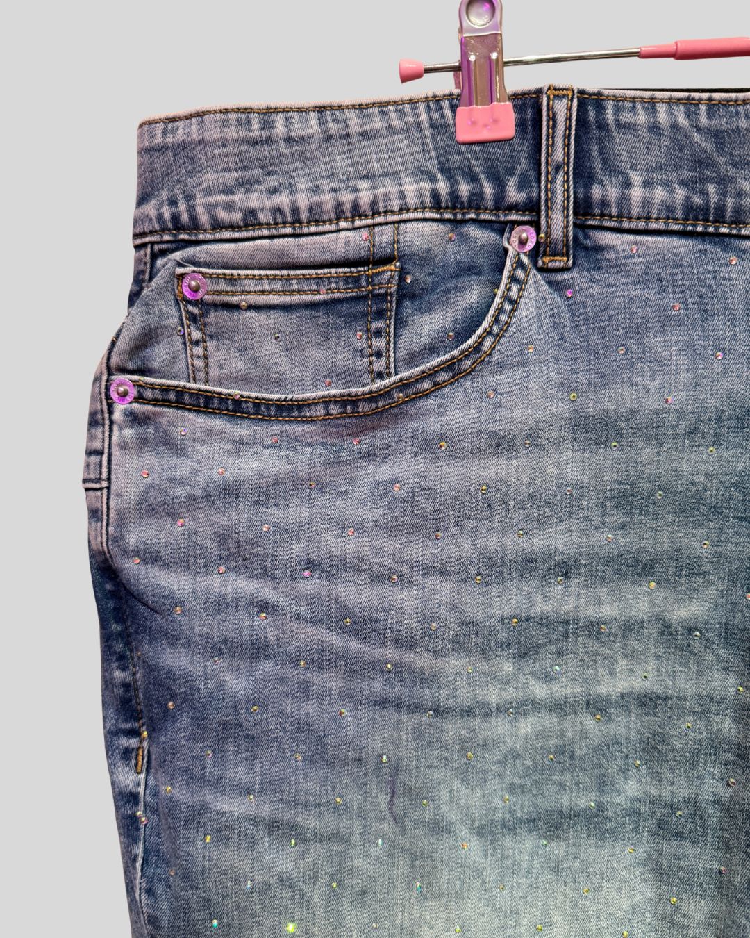 Torrid NWT rhinestone jeans (26R)