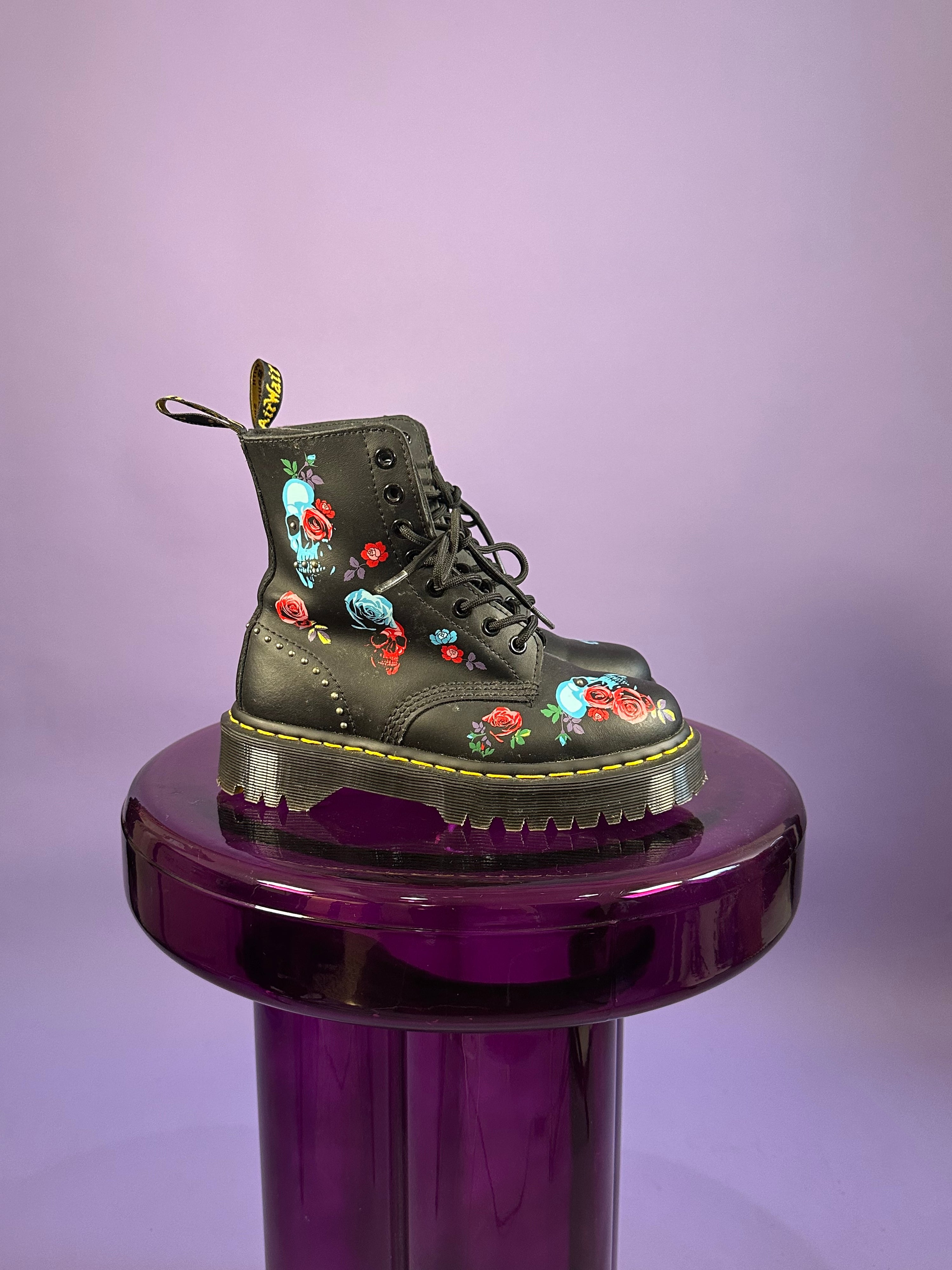 Dr. Martens Platform Skull Hearts Boots (5W)