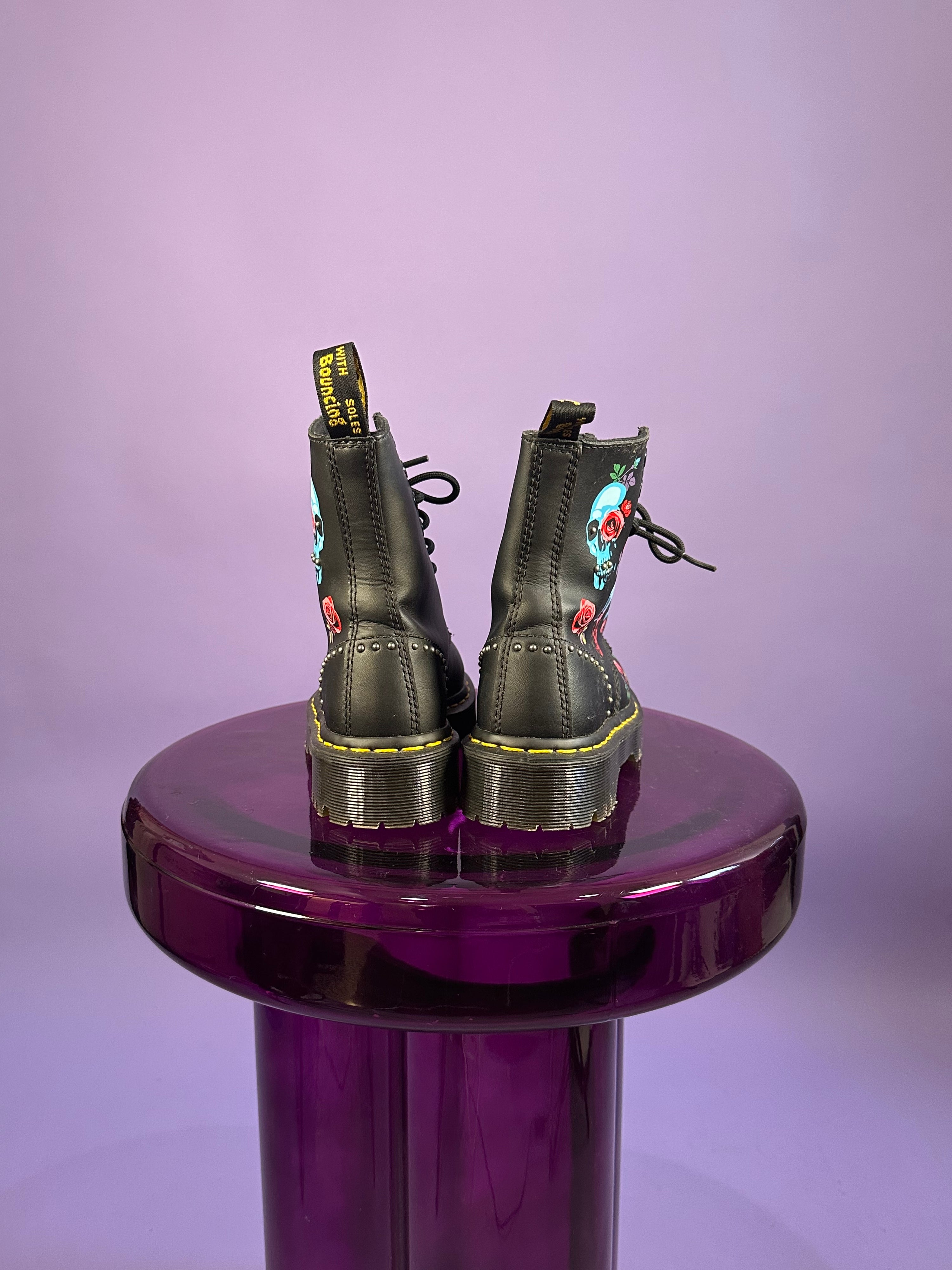 Dr. Martens Platform Skull Hearts Boots (5W)