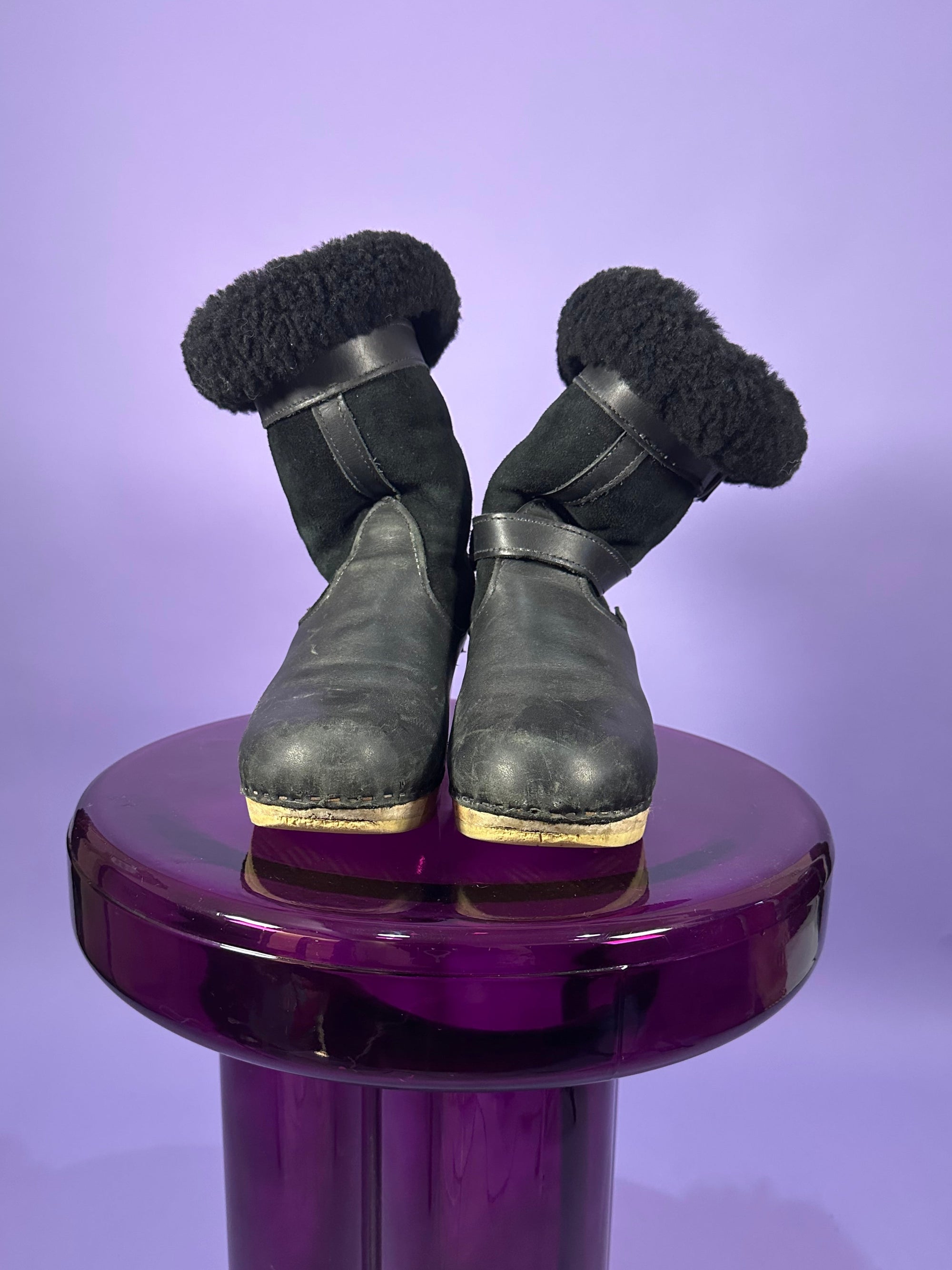 SVEN Shearling Clog Boots (42)
