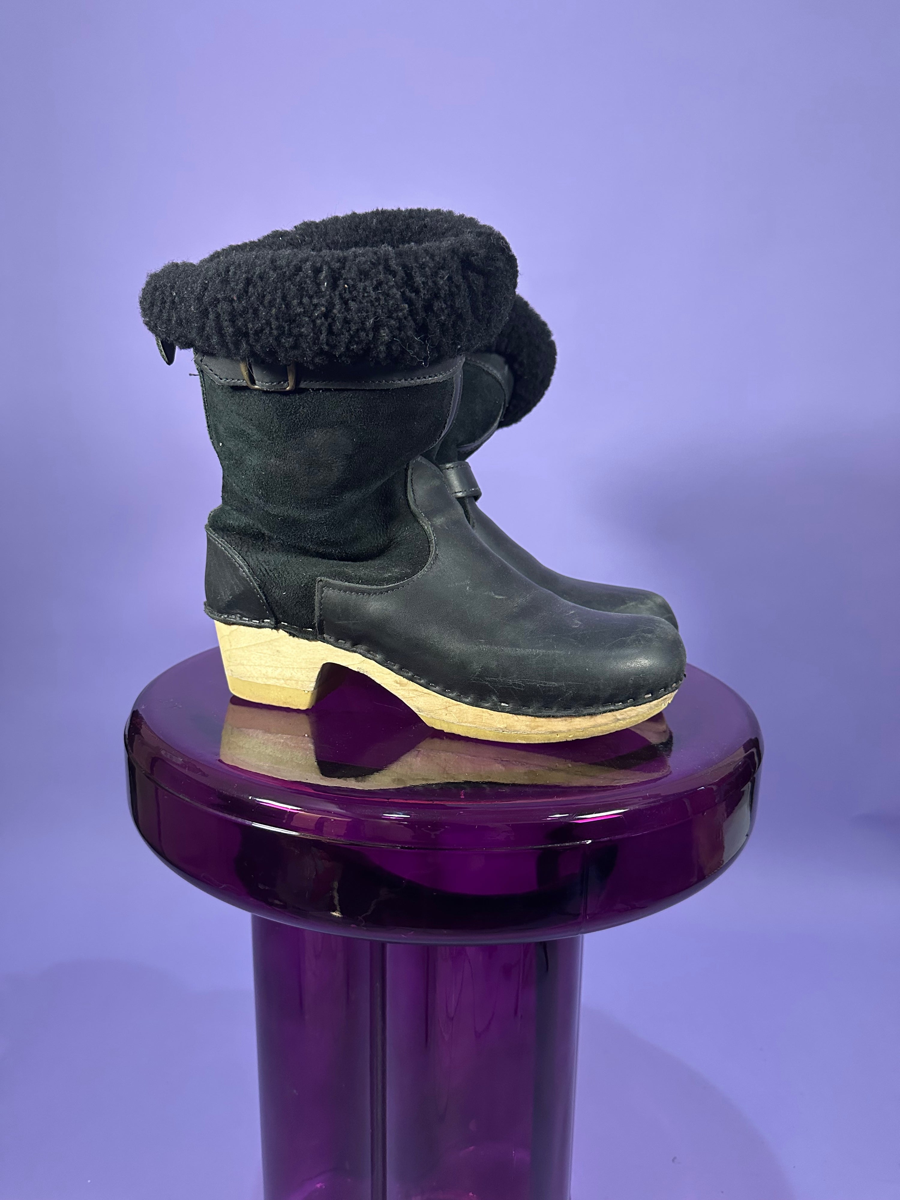 SVEN Shearling Clog Boots (42)