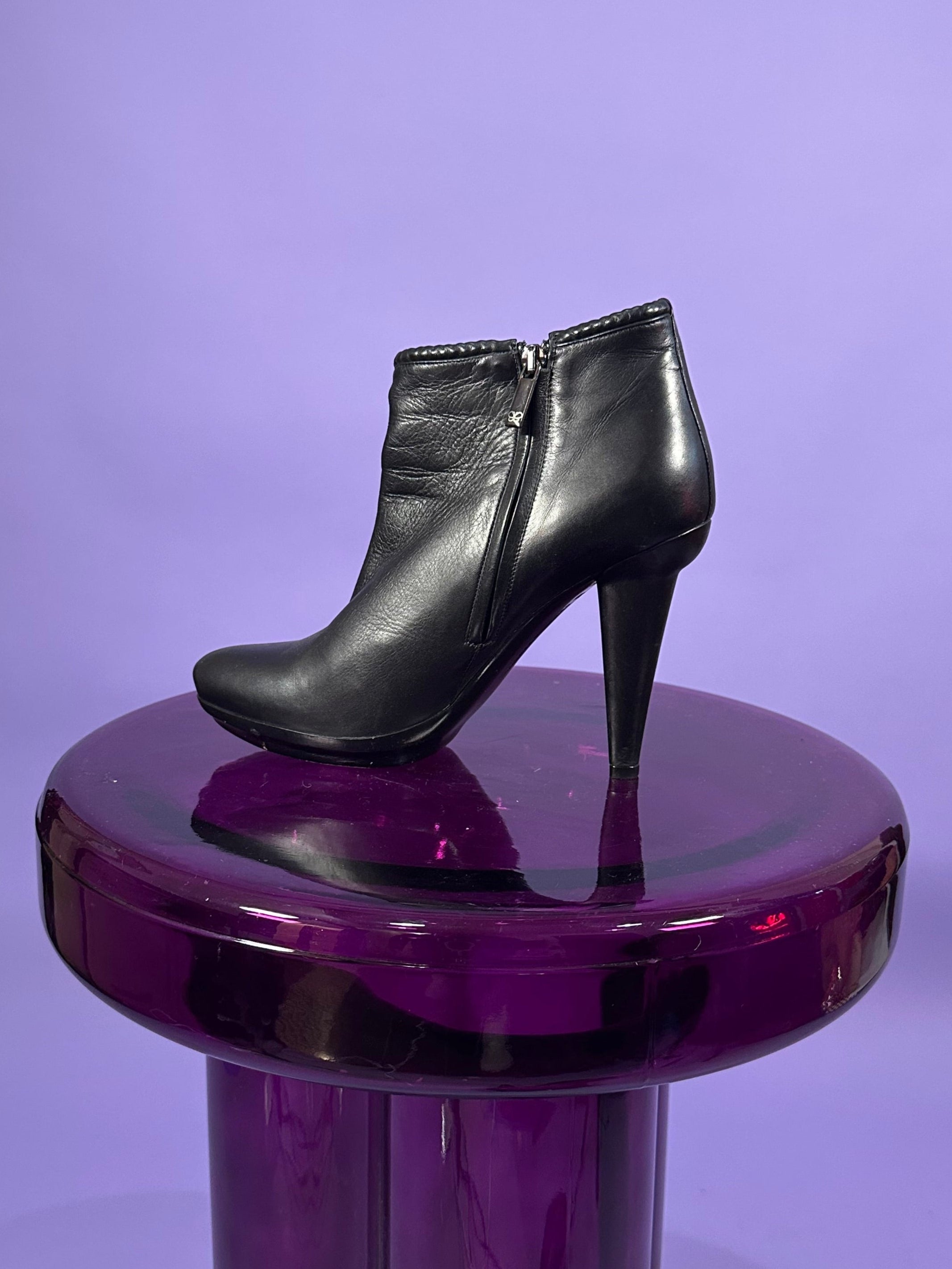 Bottega Veneta Leather Booties (39.5)
