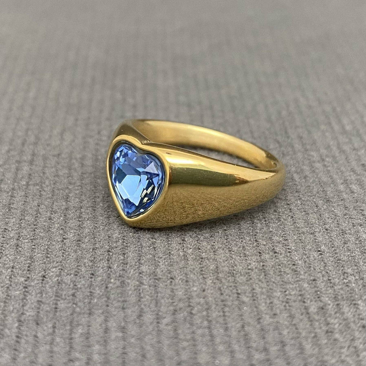 Colored Heart Zircon Glossy 18K Gold Plated S.Steel Ring - FGS: Blue / 6