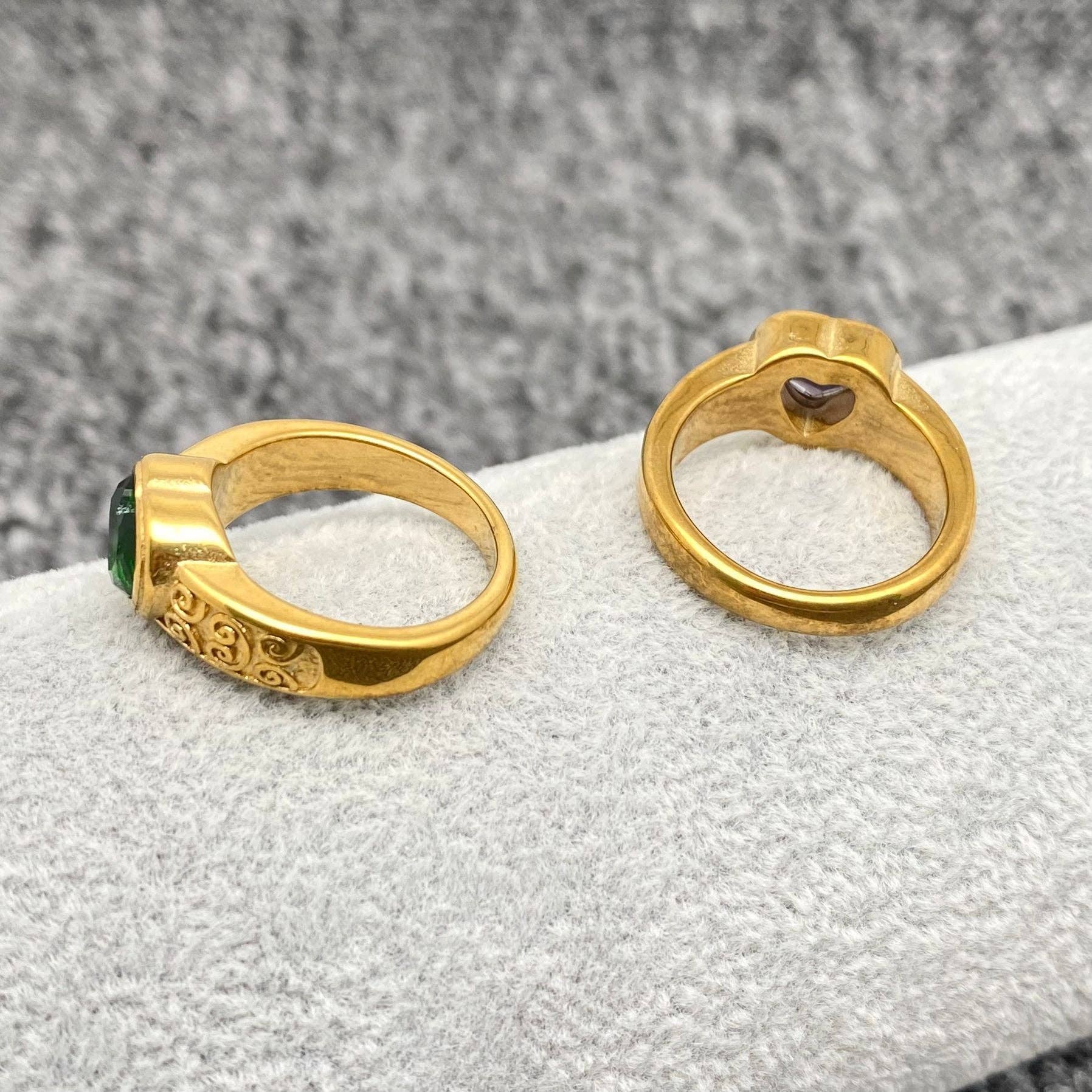 Inlaid Heart Zircon 18K Gold Plated Stainless Steel Ring-FGS: Red / 8