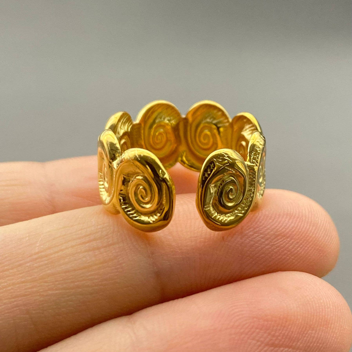 18K Gold Plated Stainless Steel Vortex Signet Ring - FGS
