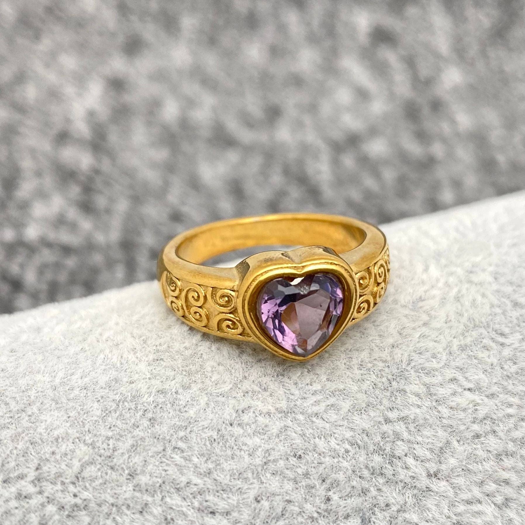Inlaid Heart Zircon 18K Gold Plated Stainless Steel Ring-FGS: Red / 8