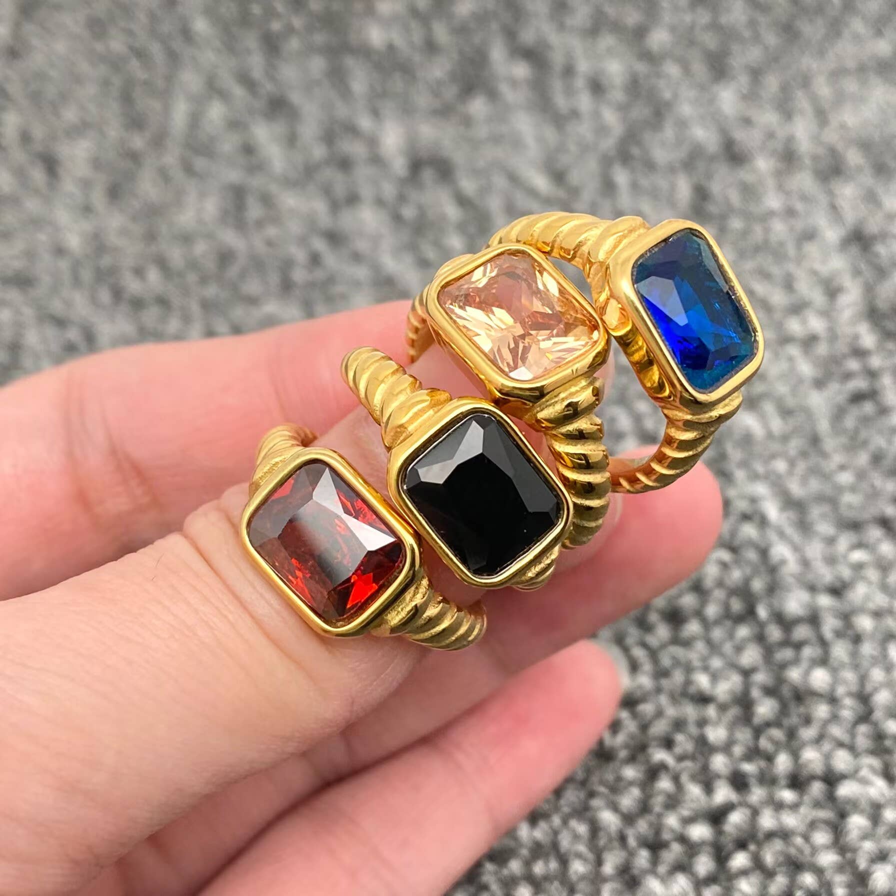 FGS - Inlaid Zircon Twisted Spiral 18K Gold Plated  Ring: Red / 9