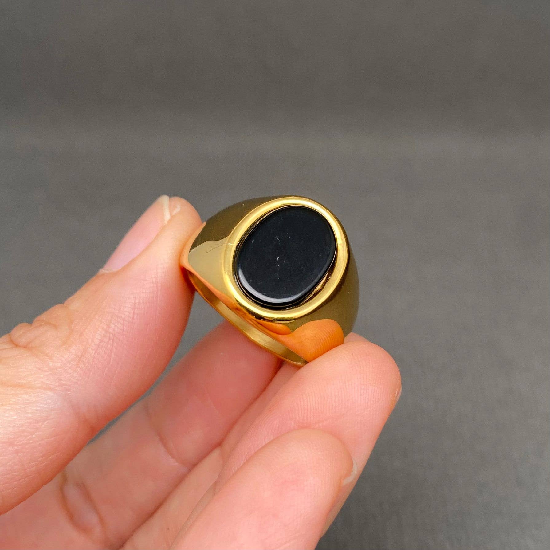 Black Onyx 18K Gold Plated Stainless Steel Men's Ring -MJ/MR: Golden / 11