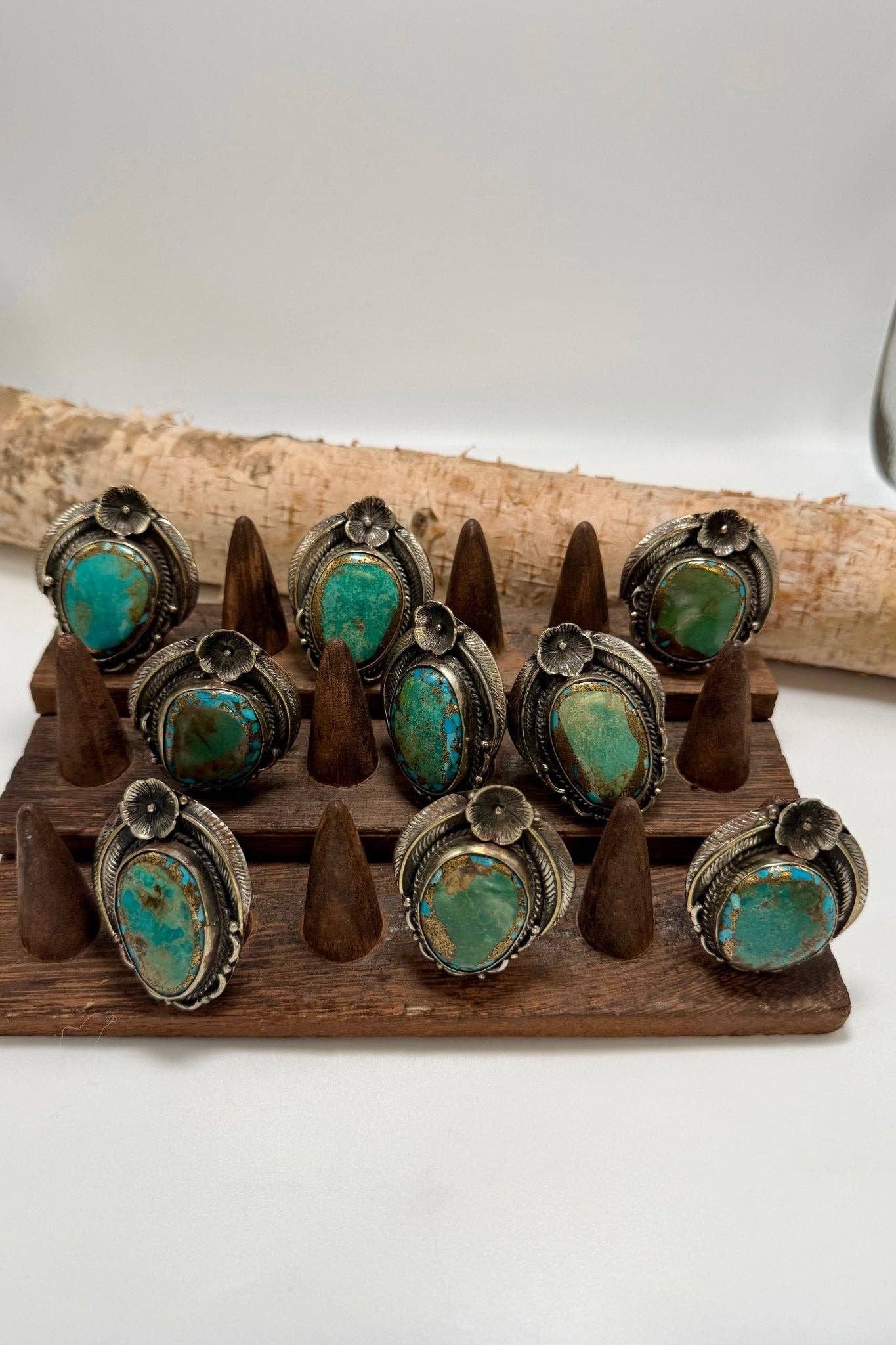 Green Hues Pattern Oval Ring: 8