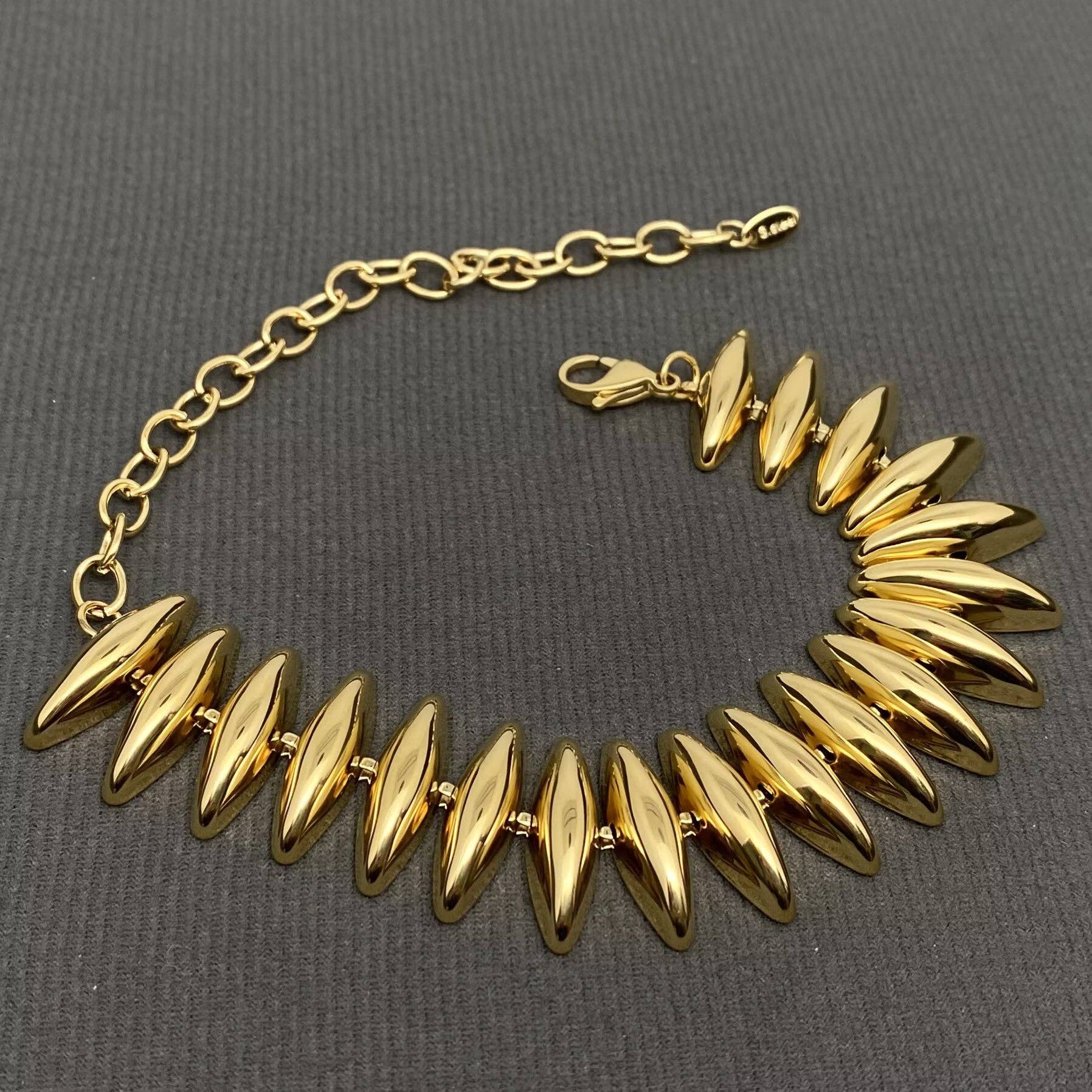Glossy Horse Eye Shape Linked 18K Golden SS Bracelet - FGS