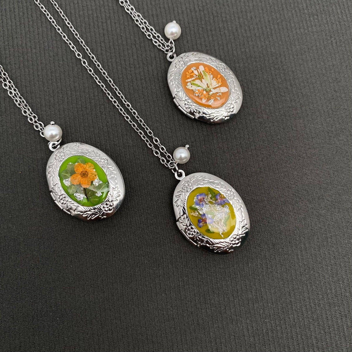 Dried Flowers Oval Locket Charm Stainless Steel Necklace - PDF: C